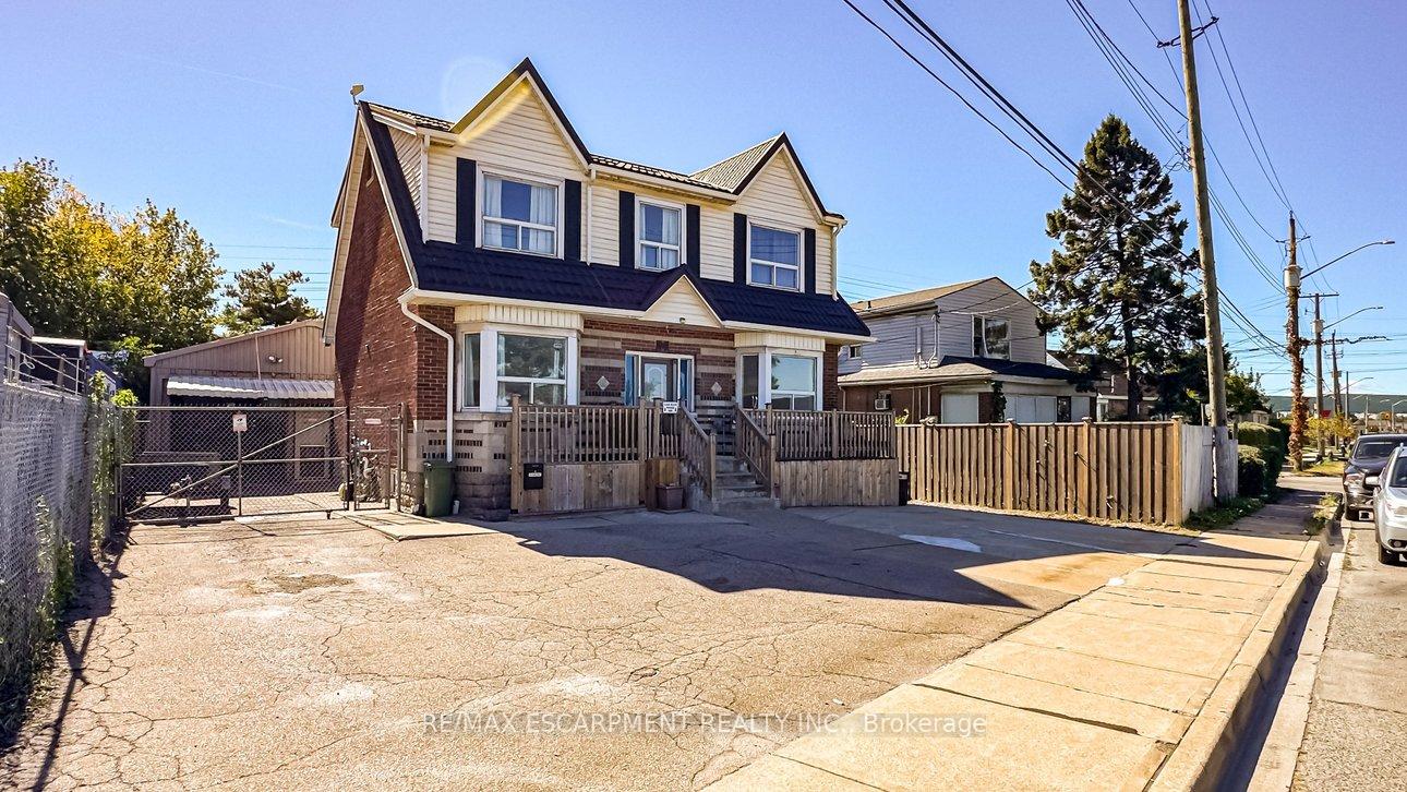 Photo 3 of 548 Beach Road, Hamilton, Parkview — HOMEH