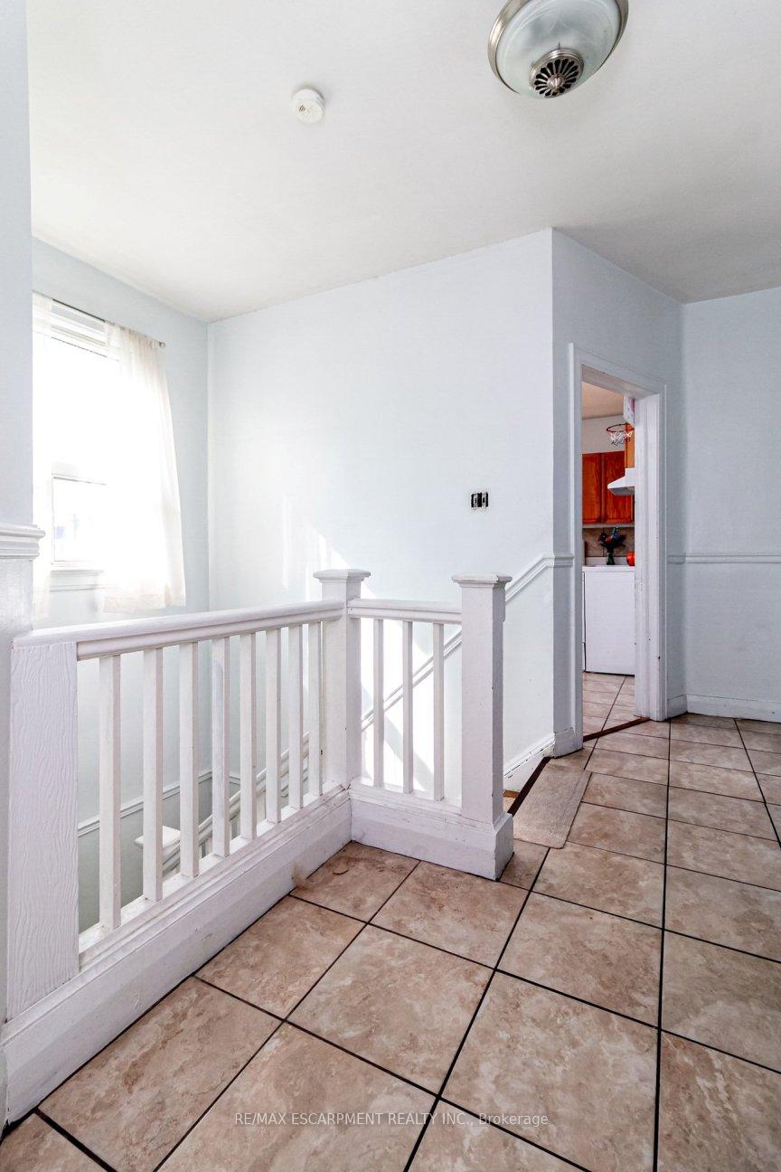 Photo 17 of 548 Beach Road, Hamilton, Parkview — HOMEH