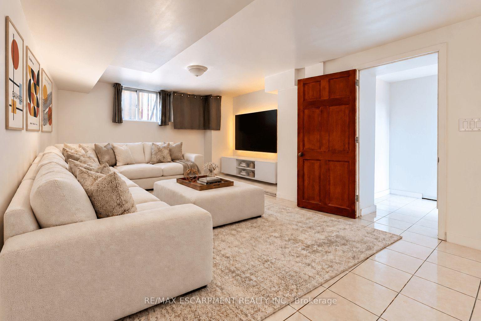 Photo 32 of 548 Beach Road, Hamilton, Parkview — HOMEH