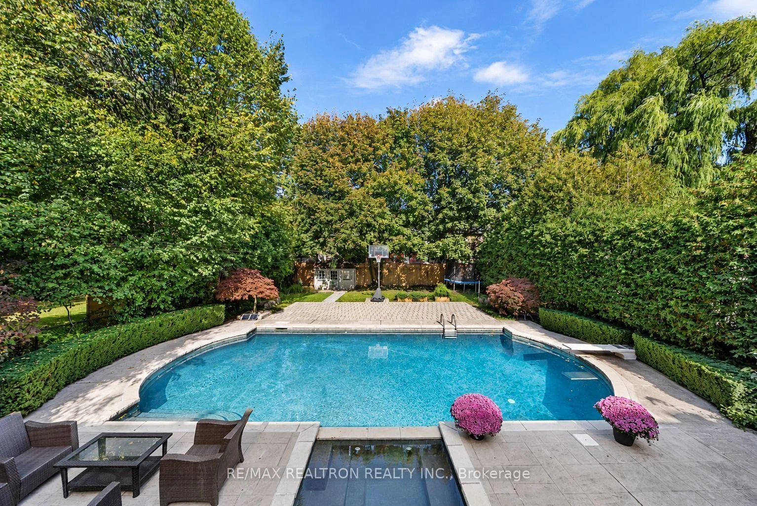 Photo 11 of 100 Owen Boulevard, North York, St. Andrew-Windfields — HOMEH