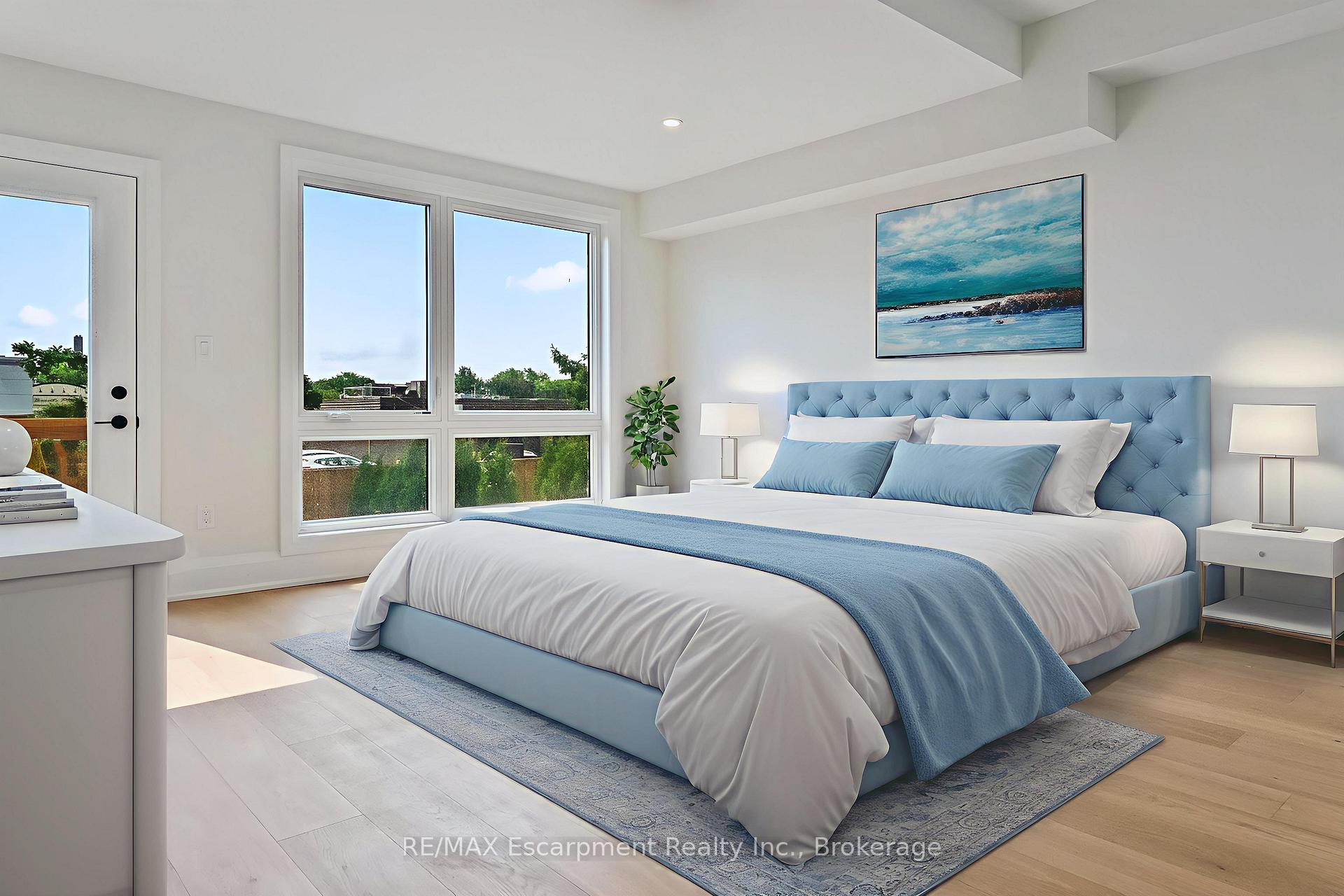Photo 6 of Unit 4, 138 East Street, Oakville, Bronte — HOMEH