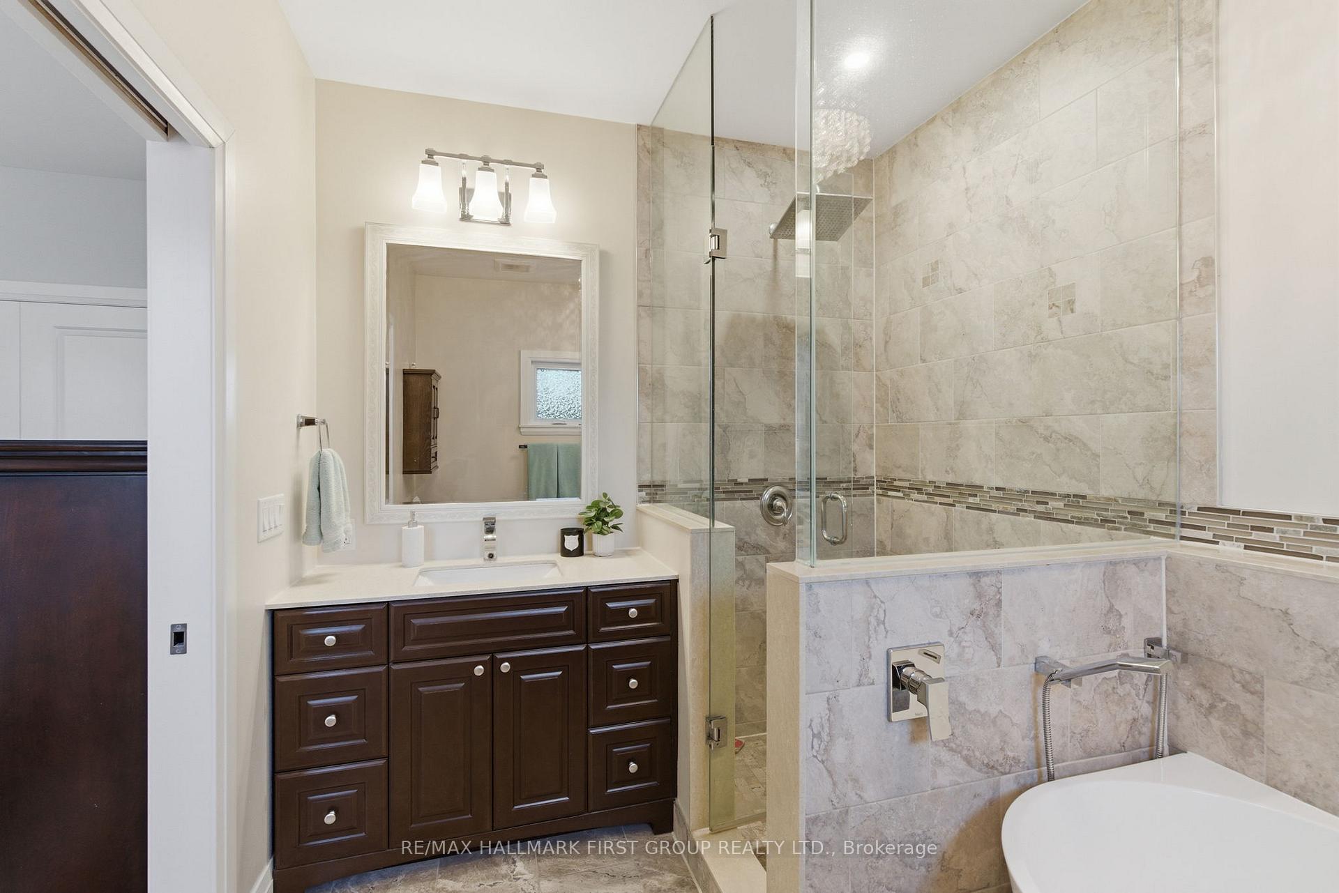 Photo 14 of 53 Brown Street, Clarington, Bowmanville — HOMEH