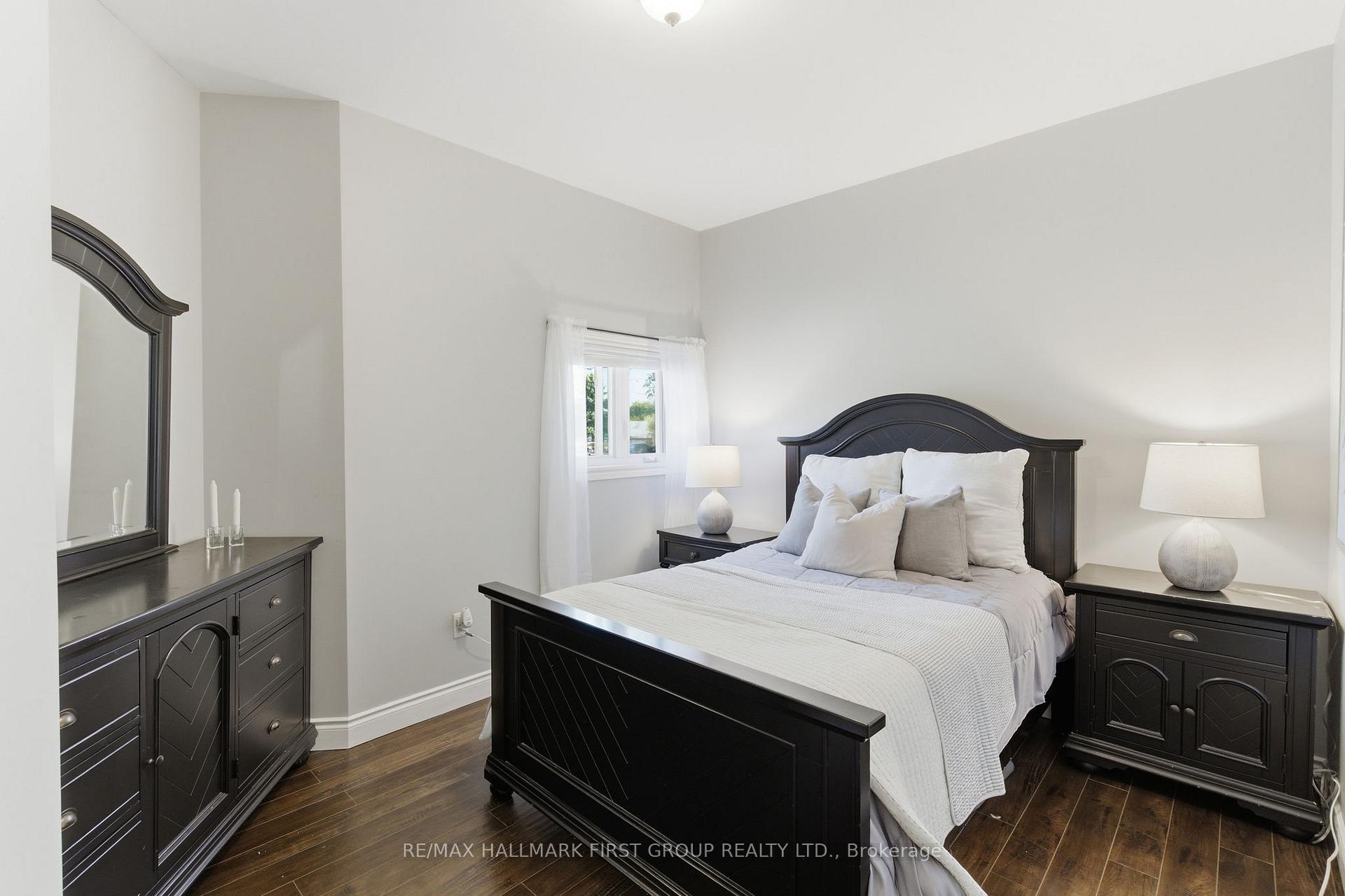 Photo 37 of 53 Brown Street, Clarington, Bowmanville — HOMEH