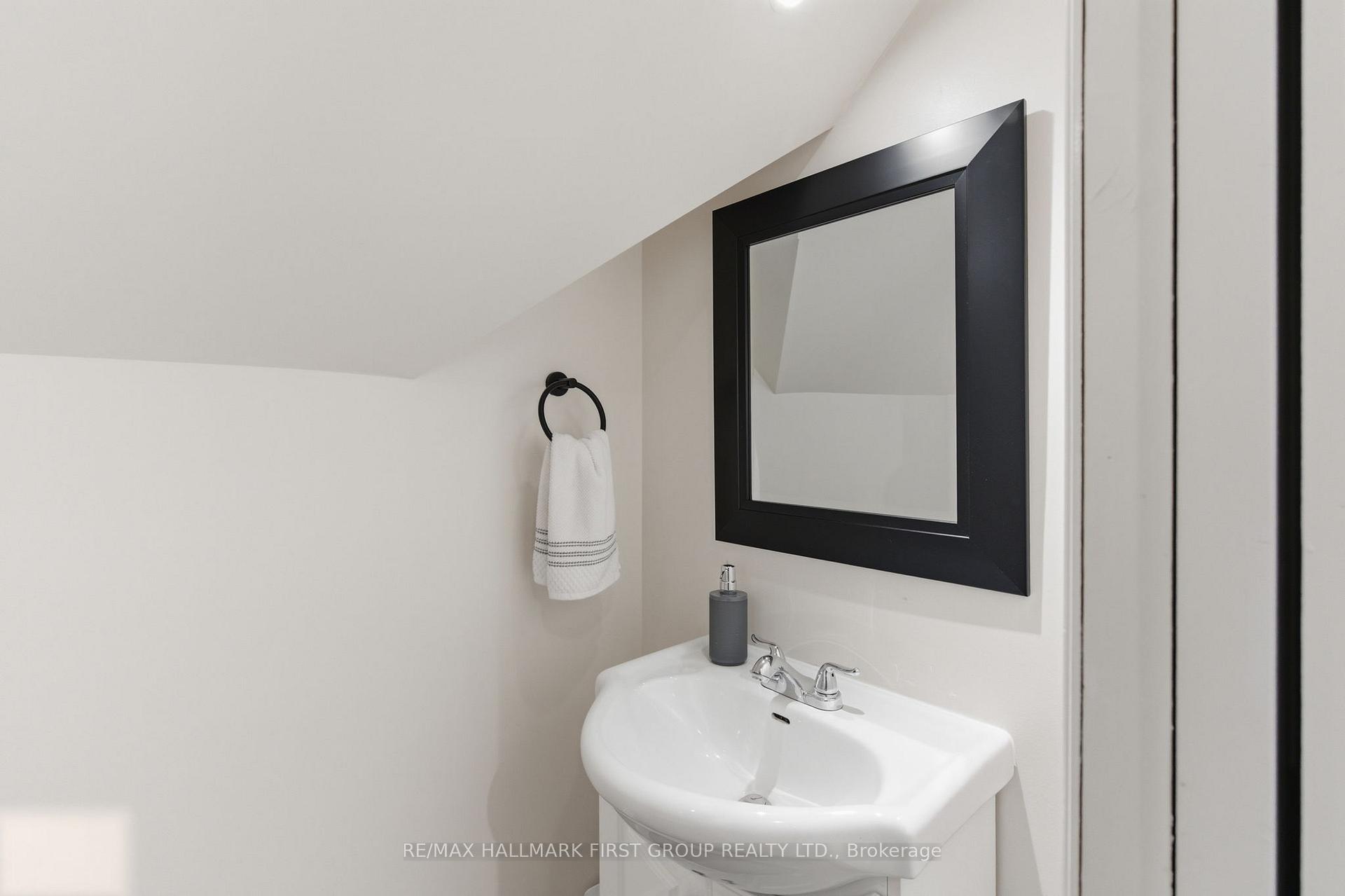 Photo 44 of 53 Brown Street, Clarington, Bowmanville — HOMEH