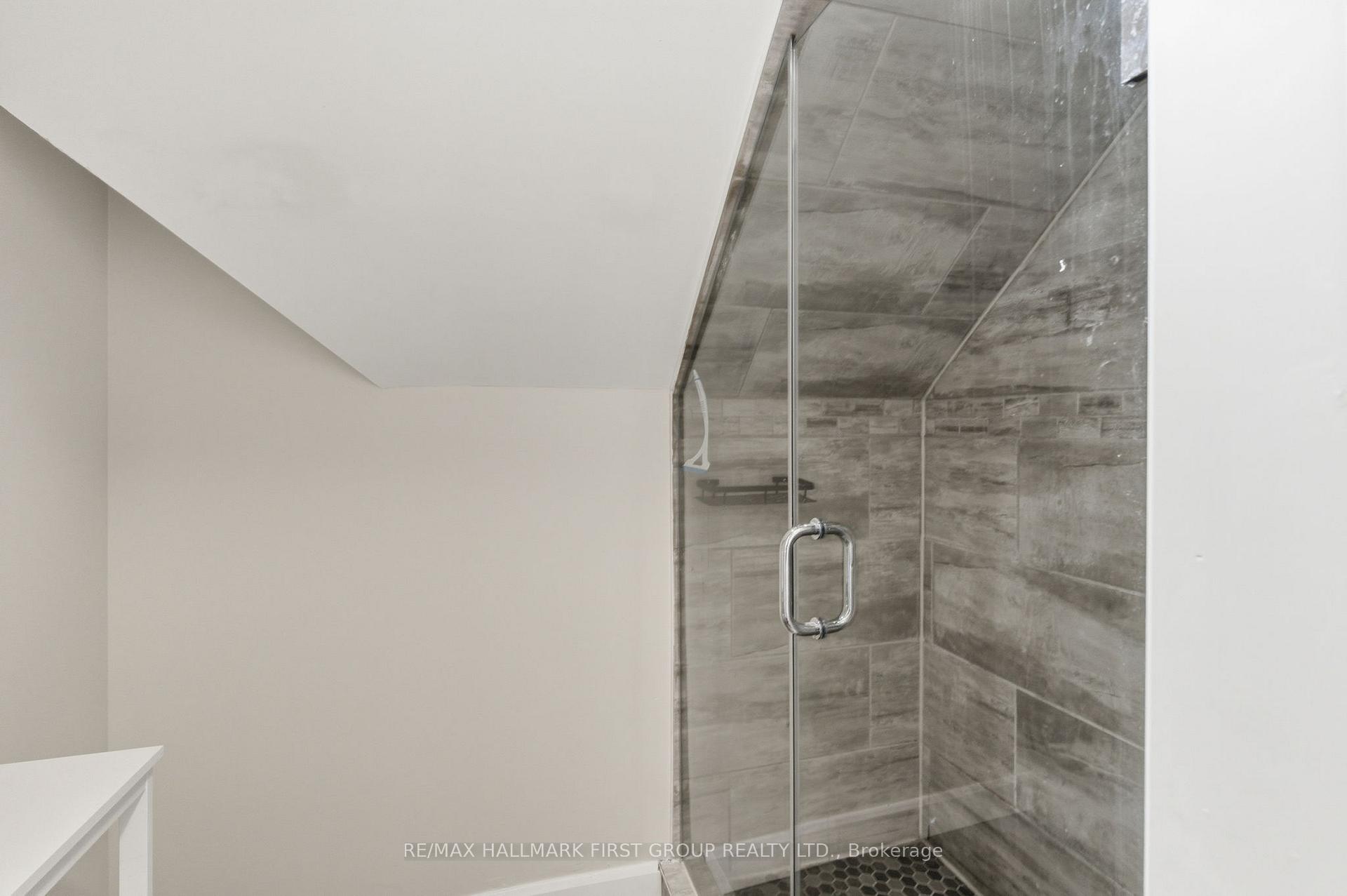 Photo 45 of 53 Brown Street, Clarington, Bowmanville — HOMEH