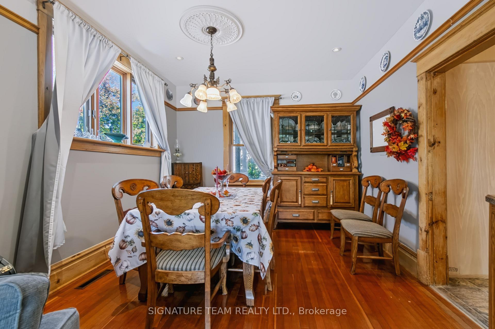 Photo 6 of 43 Bank Street S, Renfrew, Renfrew — HOMEH