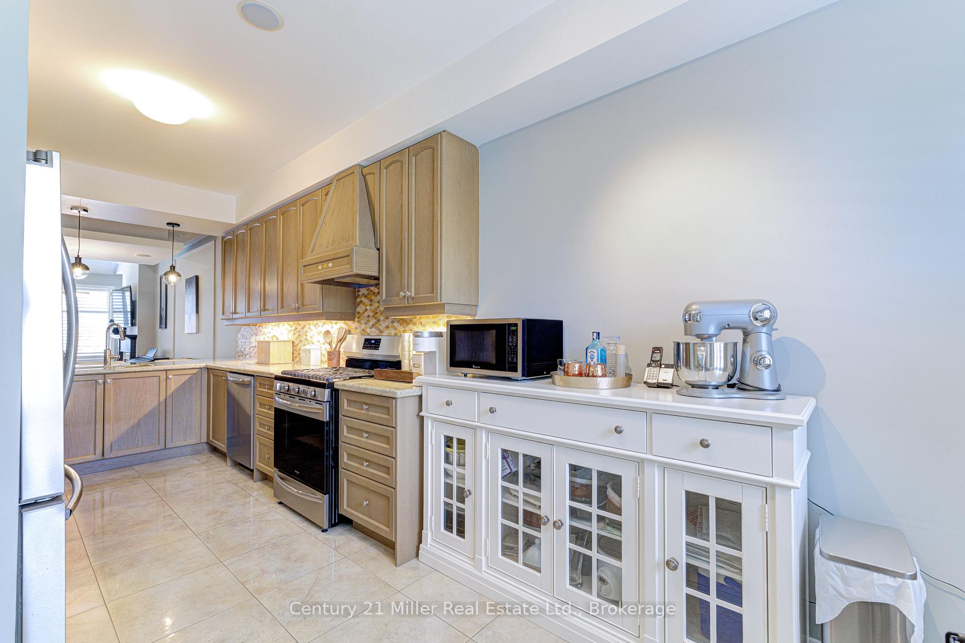 Photo 3 of 3202 Epworth Crescent, Oakville, Bronte Creek — HOMEH