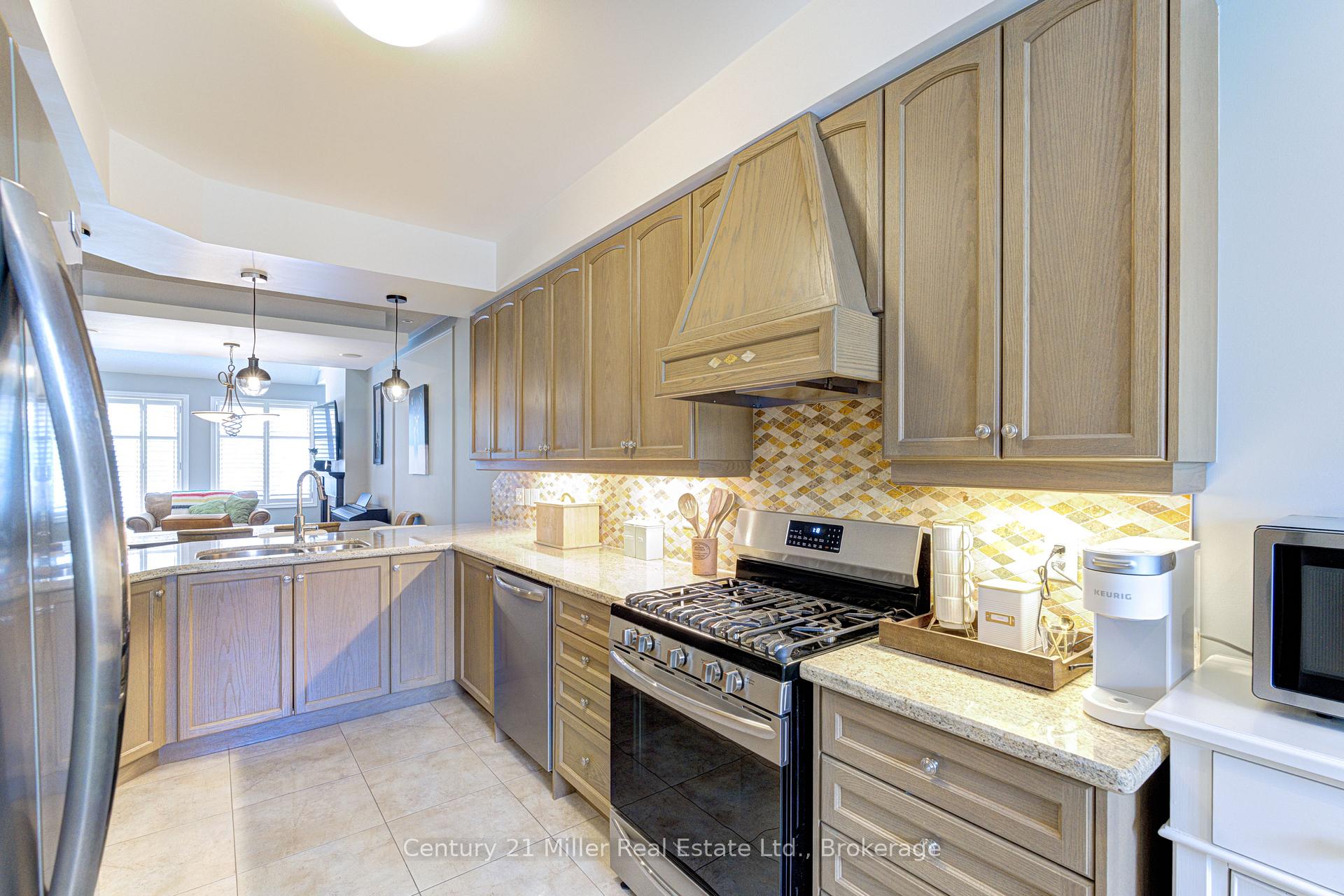 Photo 4 of 3202 Epworth Crescent, Oakville, Bronte Creek — HOMEH