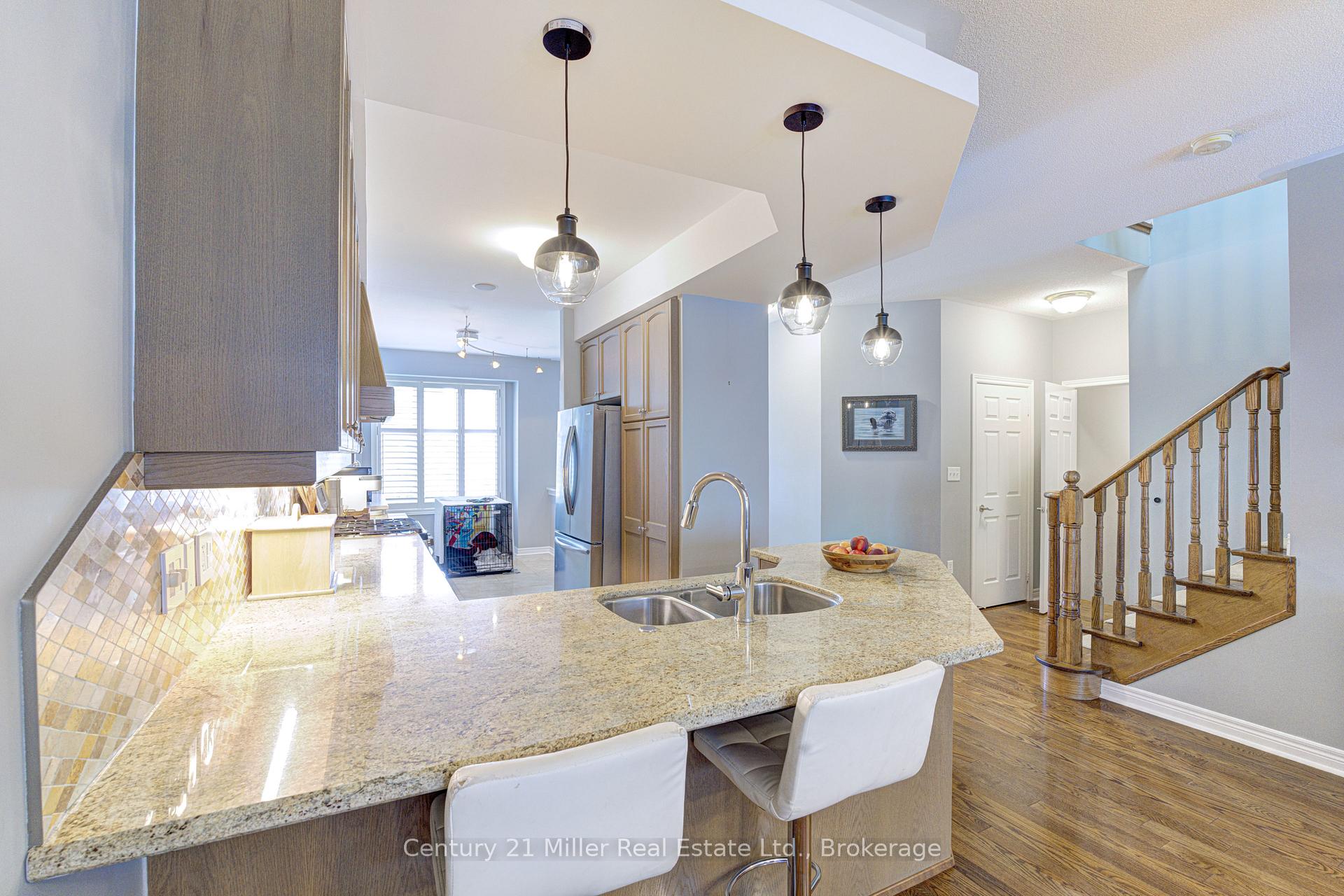 Photo 8 of 3202 Epworth Crescent, Oakville, Bronte Creek — HOMEH