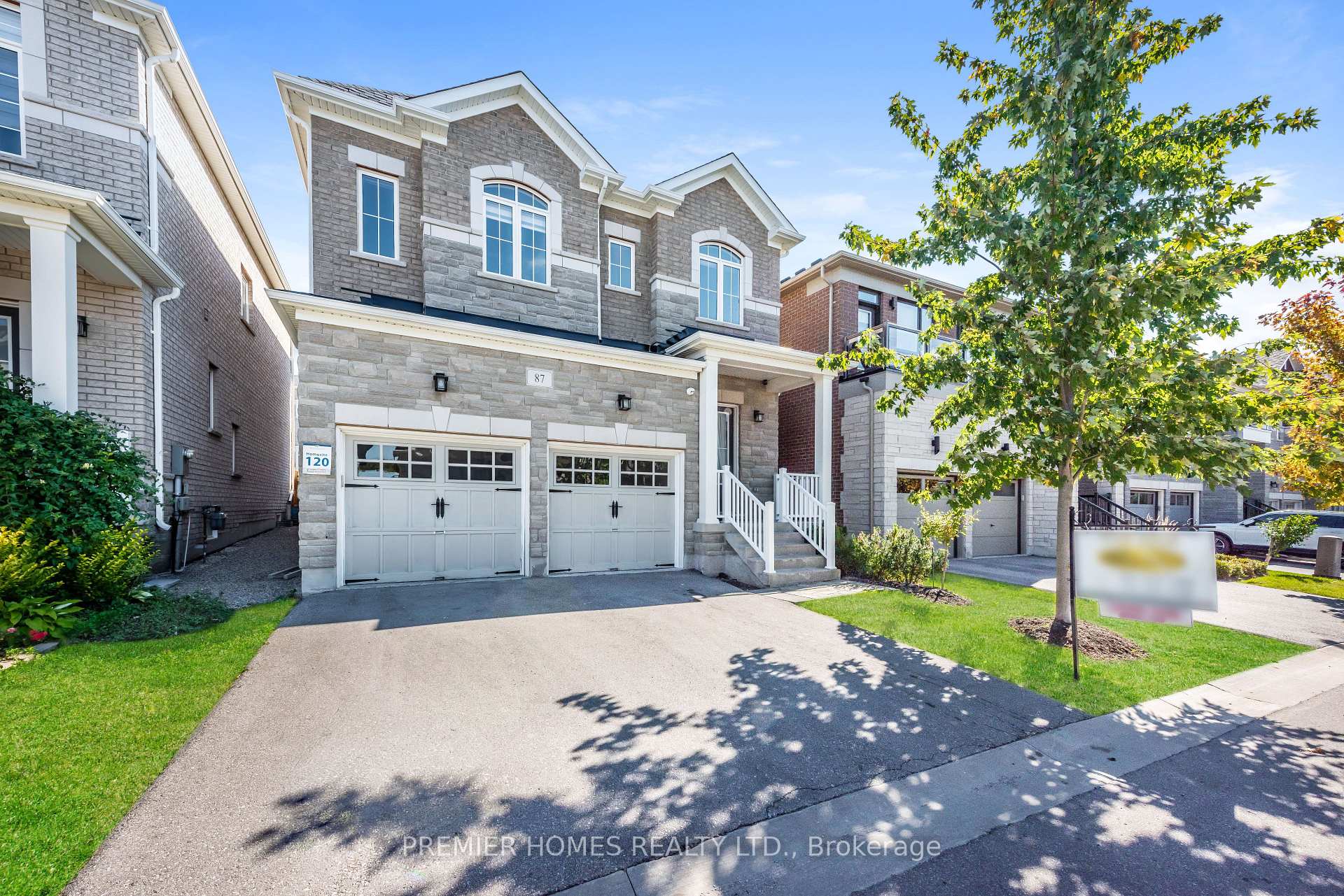 Photo 4 of 87 Pine Hill Cres, Aurora, Aurora Estates — HOMEH