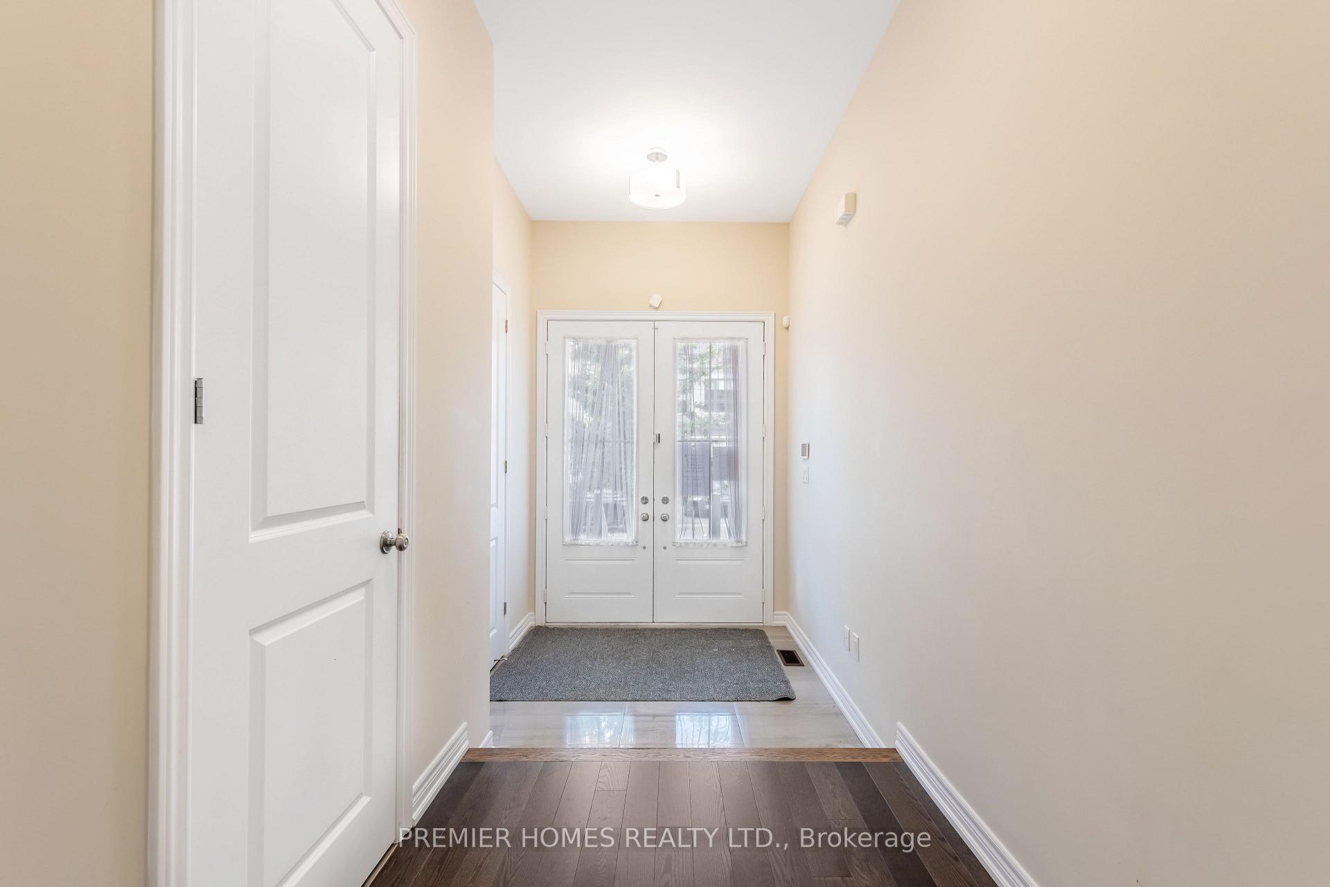 Photo 6 of 87 Pine Hill Cres, Aurora, Aurora Estates — HOMEH