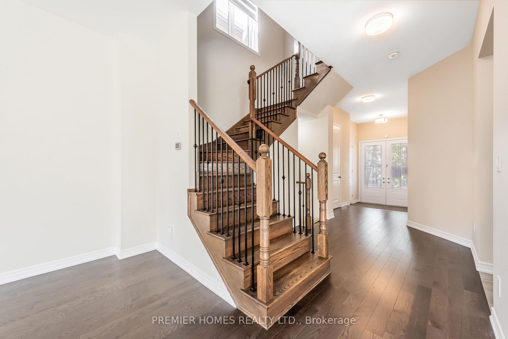 Photo 10 of 87 Pine Hill Cres, Aurora, Aurora Estates — HOMEH