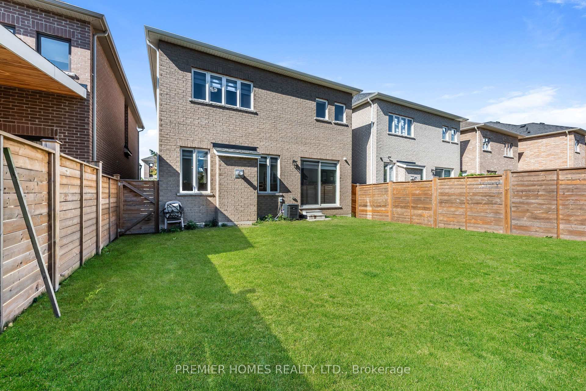 Photo 56 of 87 Pine Hill Cres, Aurora, Aurora Estates — HOMEH