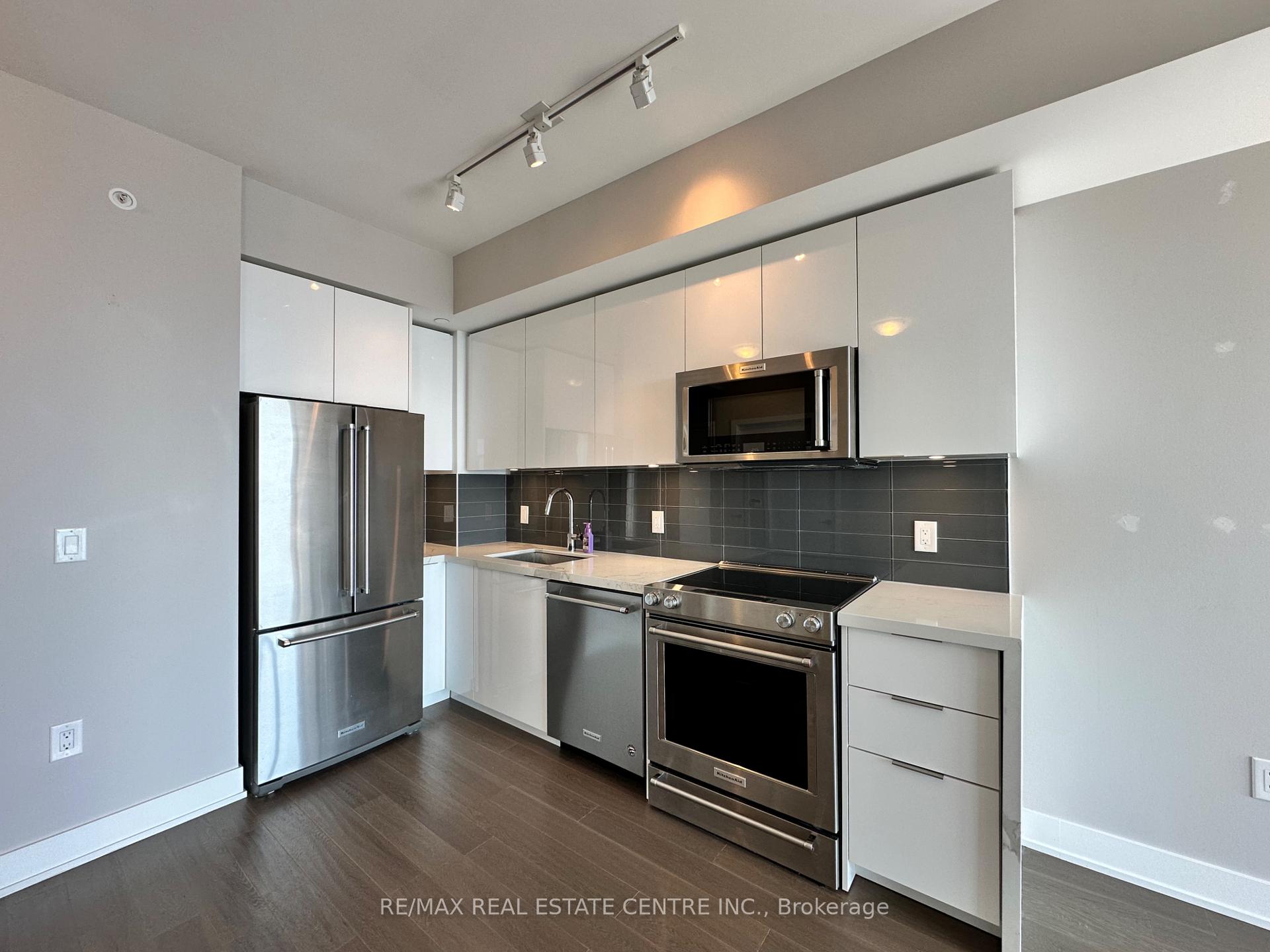Photo 4 of Unit 4911, 30 Shore Breeze Drive, Etobicoke, Mimico — HOMEH