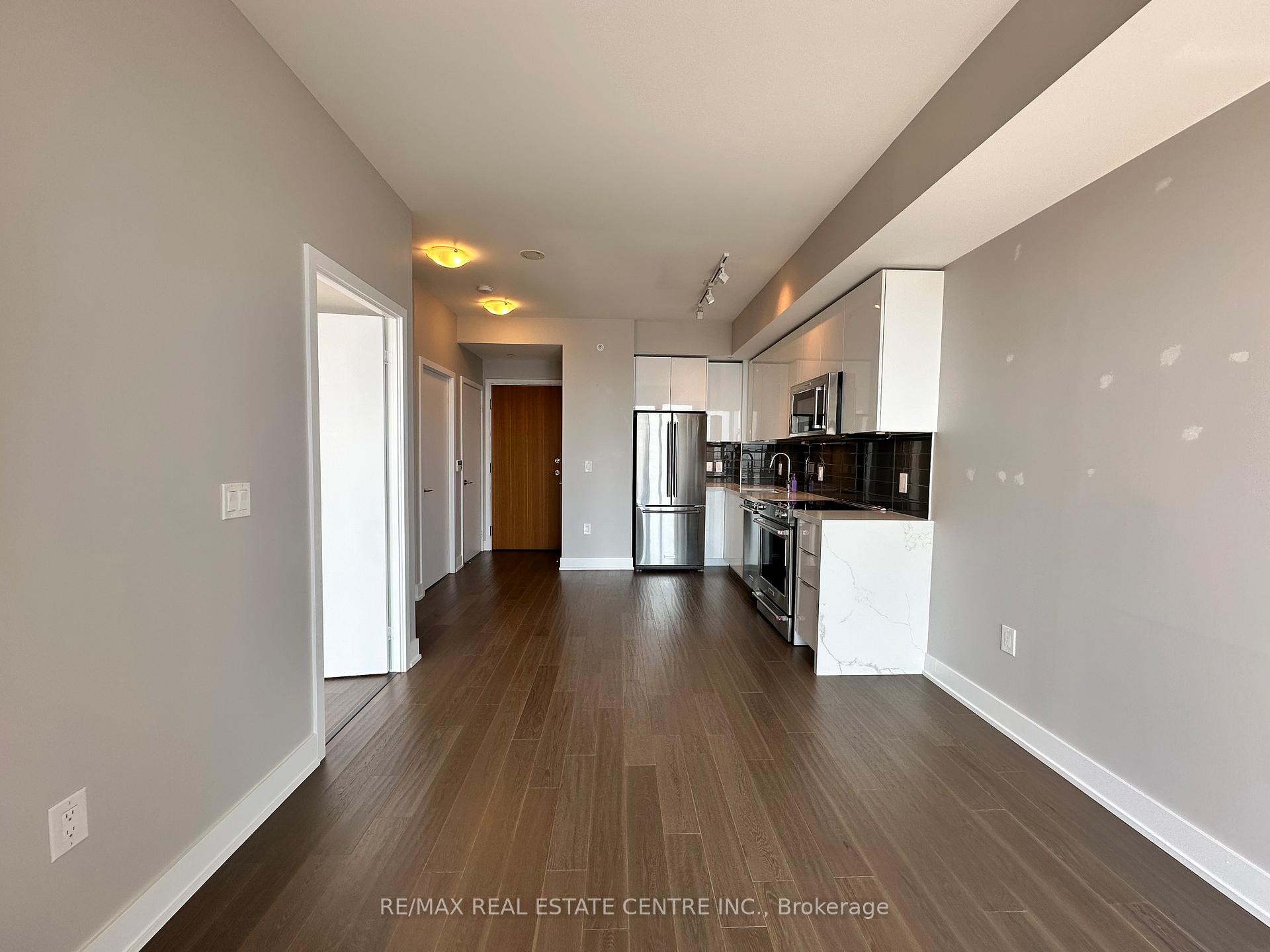 Photo 5 of Unit 4911, 30 Shore Breeze Drive, Etobicoke, Mimico — HOMEH