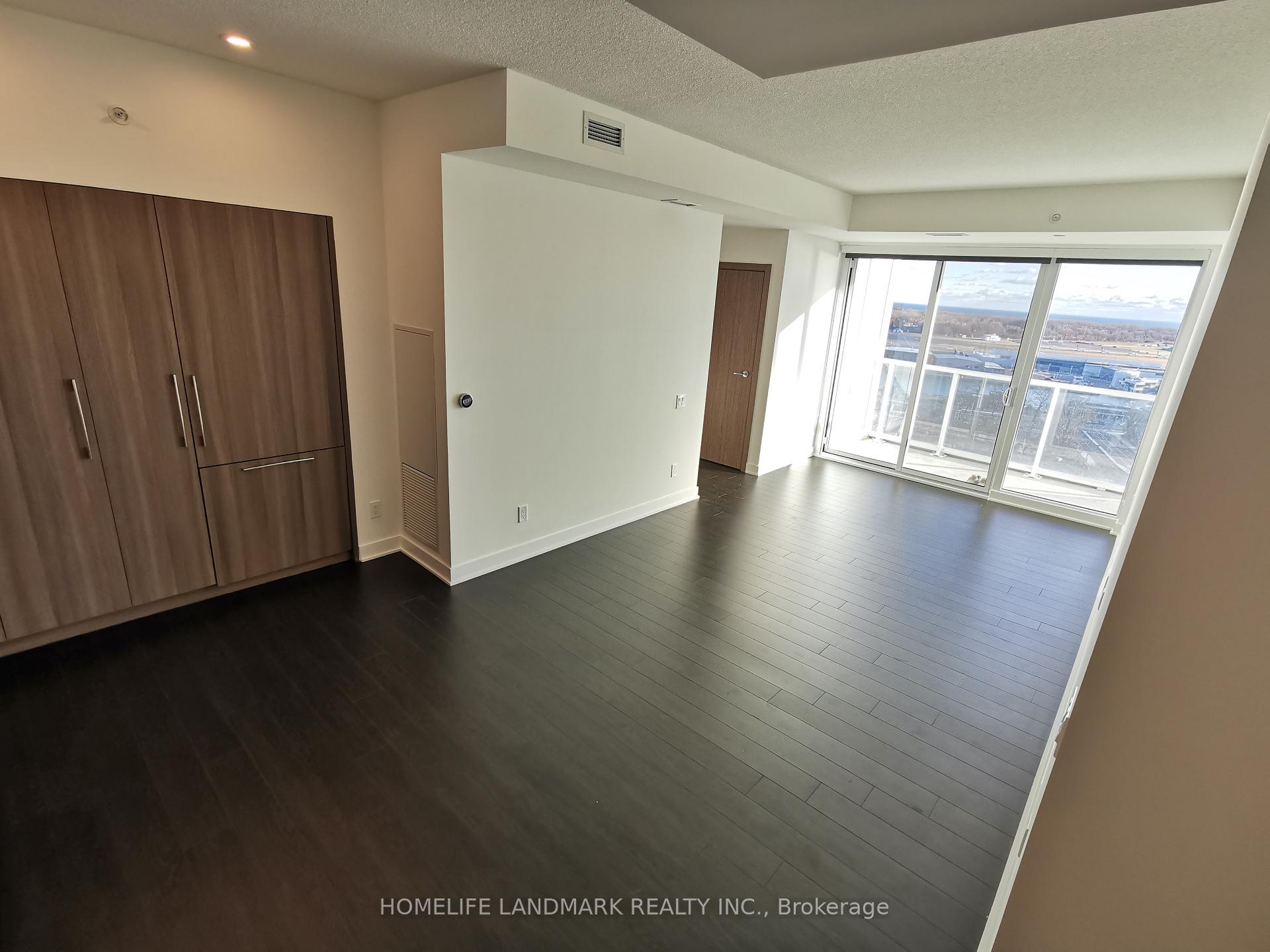 Photo 4 of Unit 2115, 17 Bathurst Street, Toronto, Waterfront Communities — HOMEH