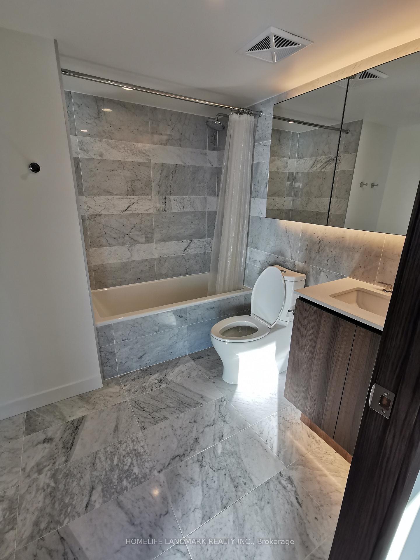 Photo 6 of Unit 2115, 17 Bathurst Street, Toronto, Waterfront Communities — HOMEH
