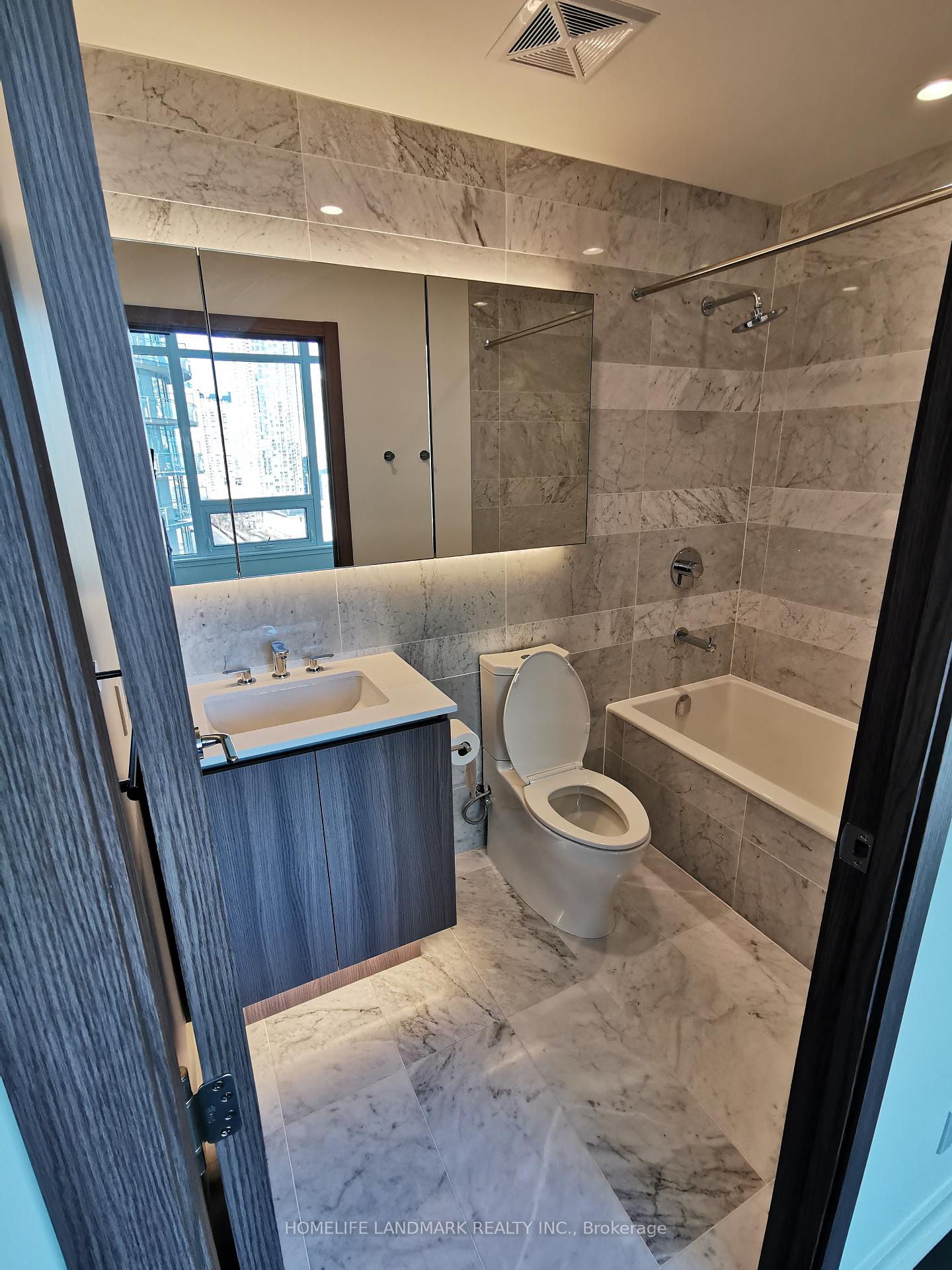 Photo 9 of Unit 2115, 17 Bathurst Street, Toronto, Waterfront Communities — HOMEH