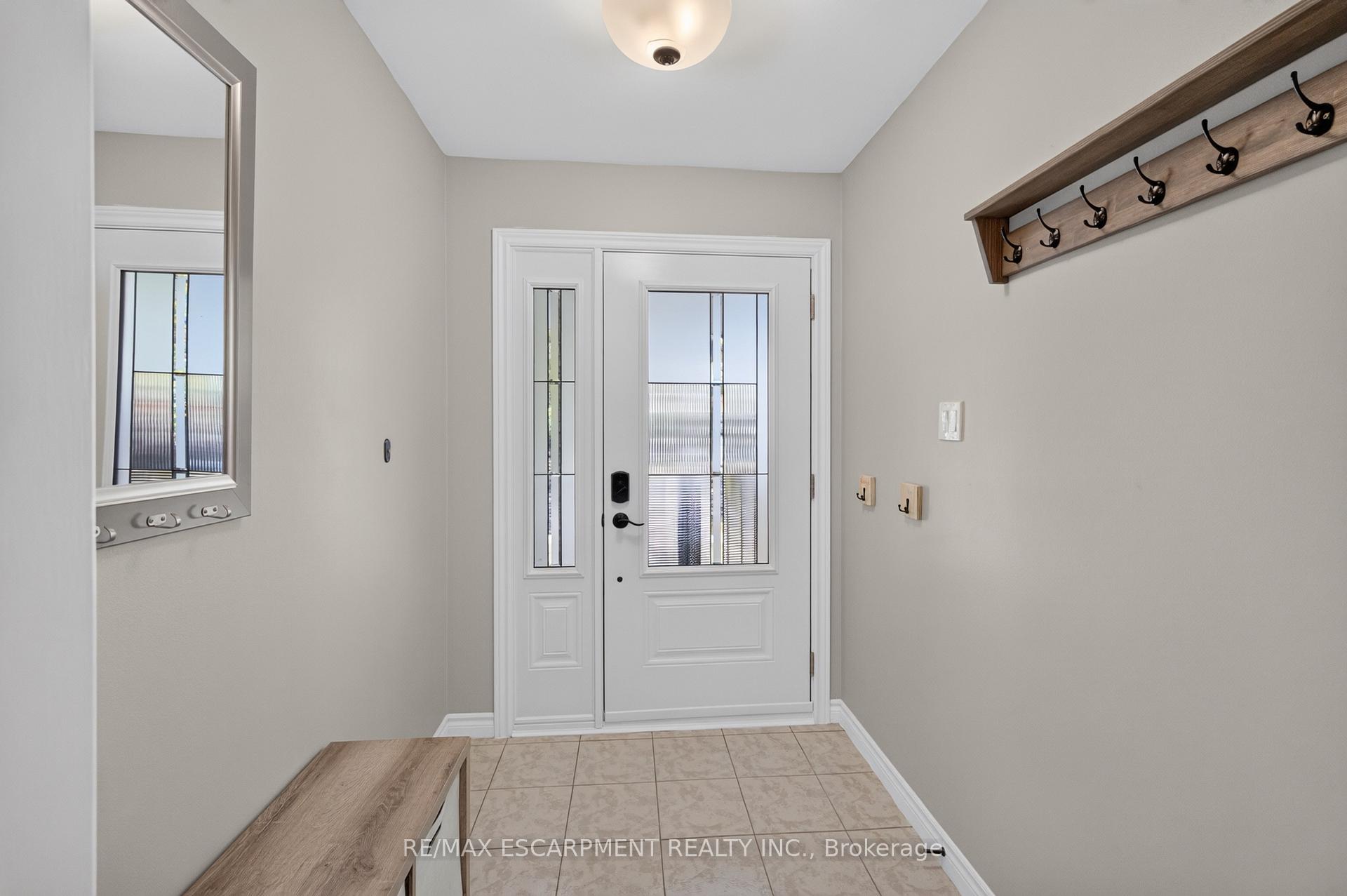 Photo 3 of 7 Fern Avenue, Hamilton, Waterdown — HOMEH