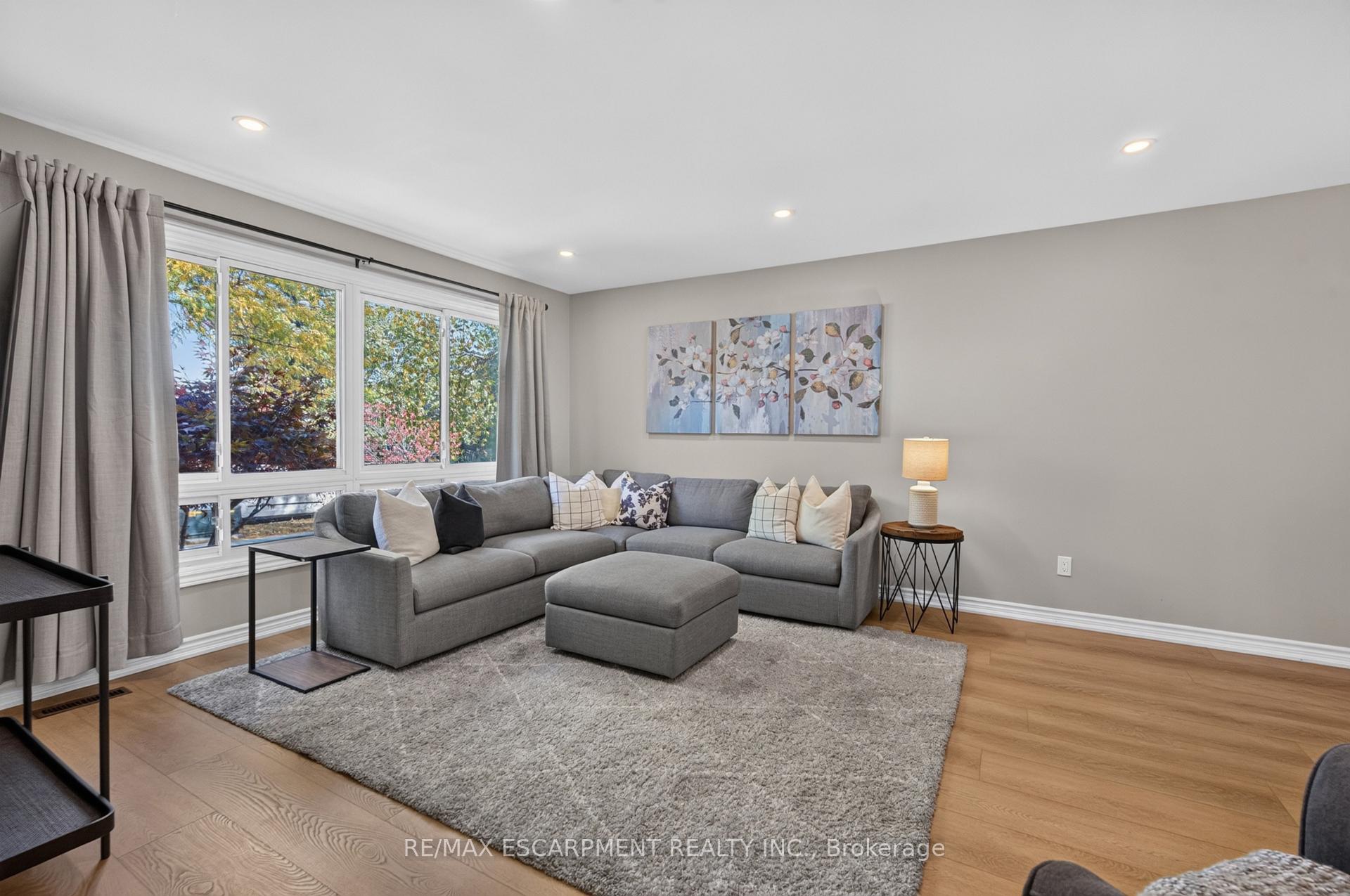 Photo 5 of 7 Fern Avenue, Hamilton, Waterdown — HOMEH