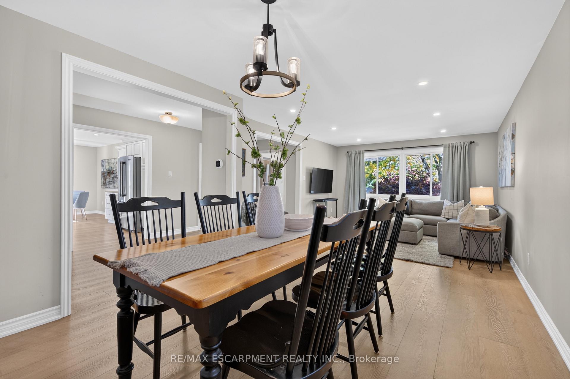 Photo 11 of 7 Fern Avenue, Hamilton, Waterdown — HOMEH