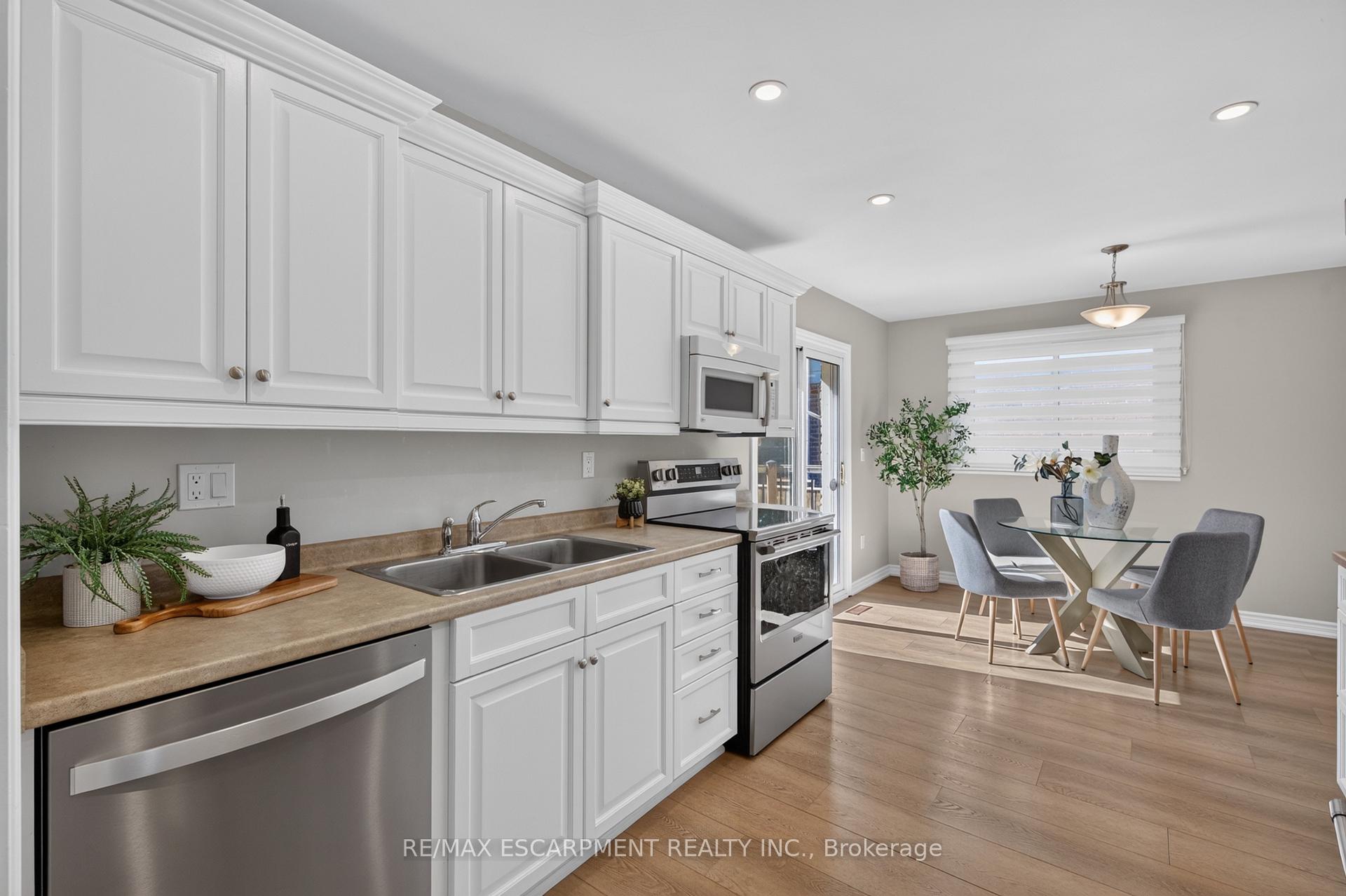 Photo 13 of 7 Fern Avenue, Hamilton, Waterdown — HOMEH