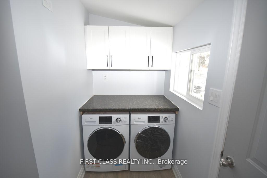 Photo 2 of Unit Front, 319 Senlac Road, North York, Willowdale West — HOMEH