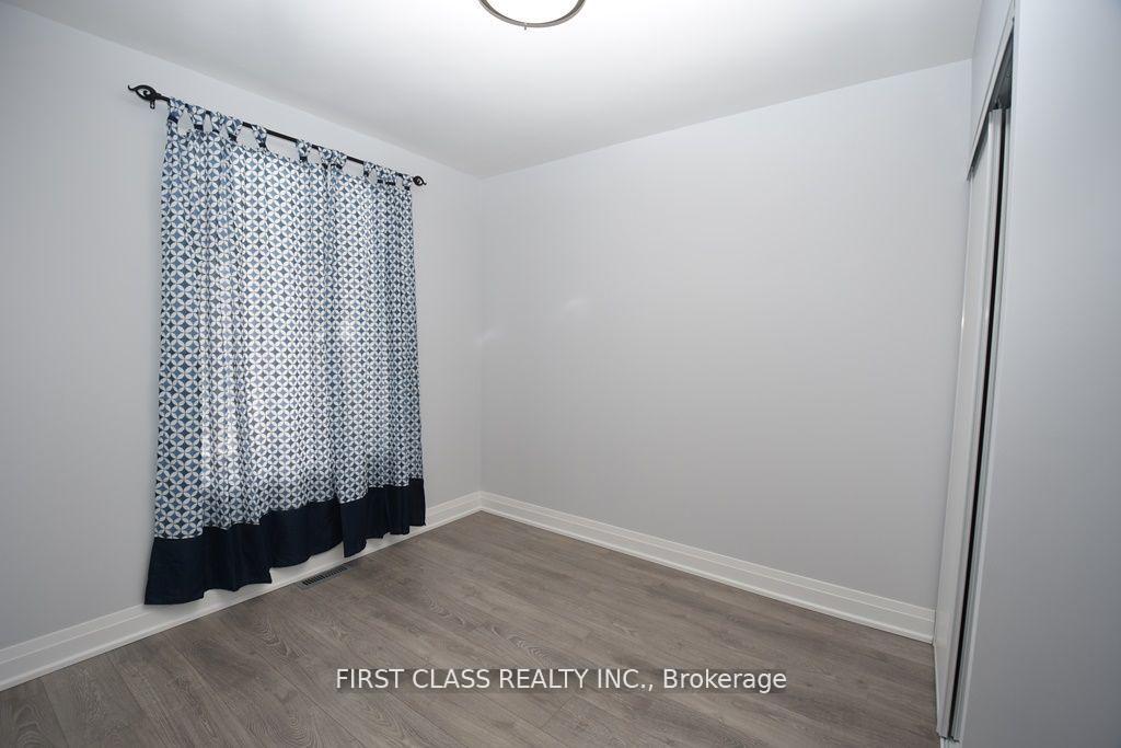 Photo 10 of Unit Front, 319 Senlac Road, North York, Willowdale West — HOMEH