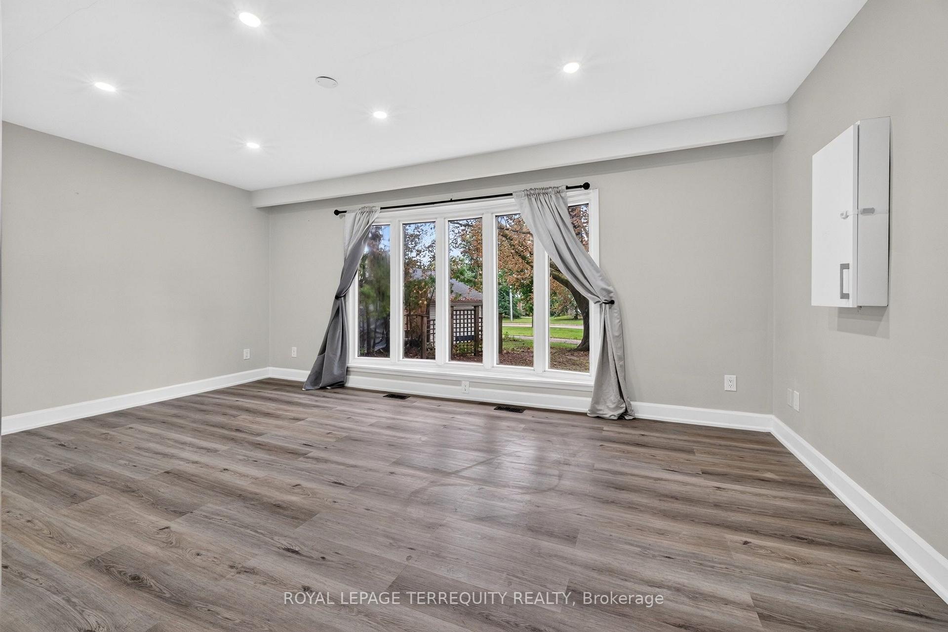 Photo 6 of 134 Switzer Drive, Oshawa, Centennial — HOMEH