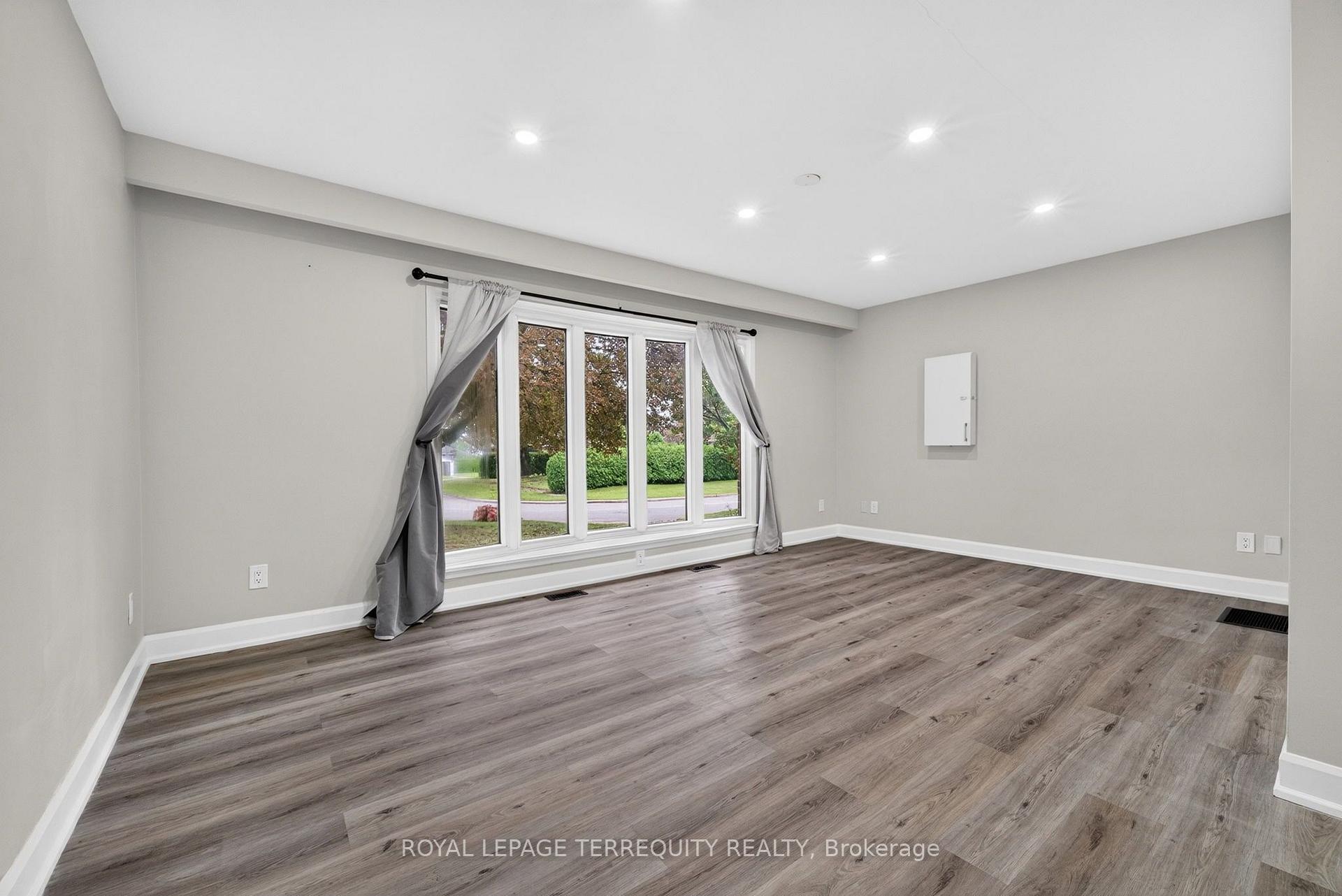 Photo 8 of 134 Switzer Drive, Oshawa, Centennial — HOMEH