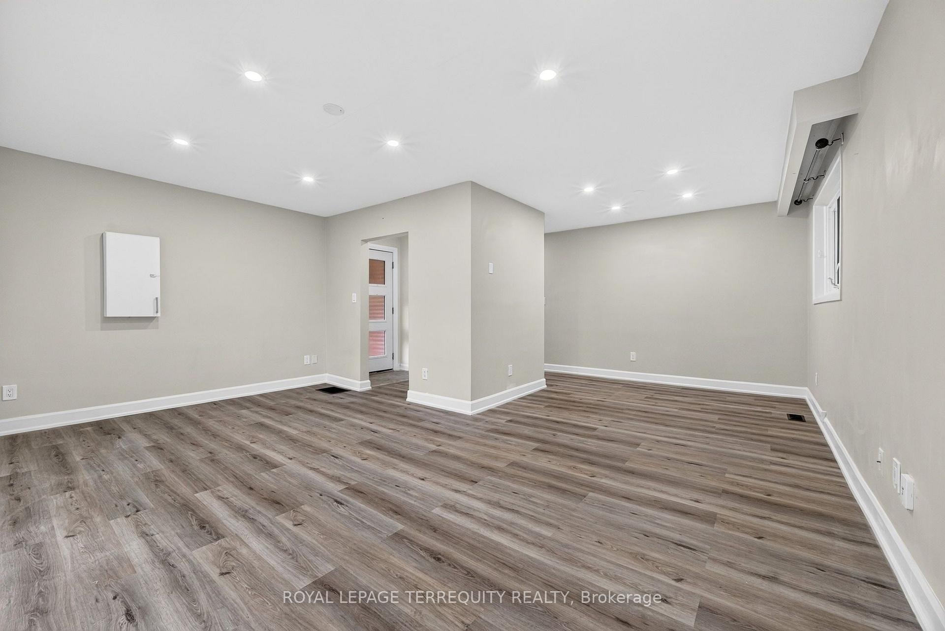 Photo 10 of 134 Switzer Drive, Oshawa, Centennial — HOMEH