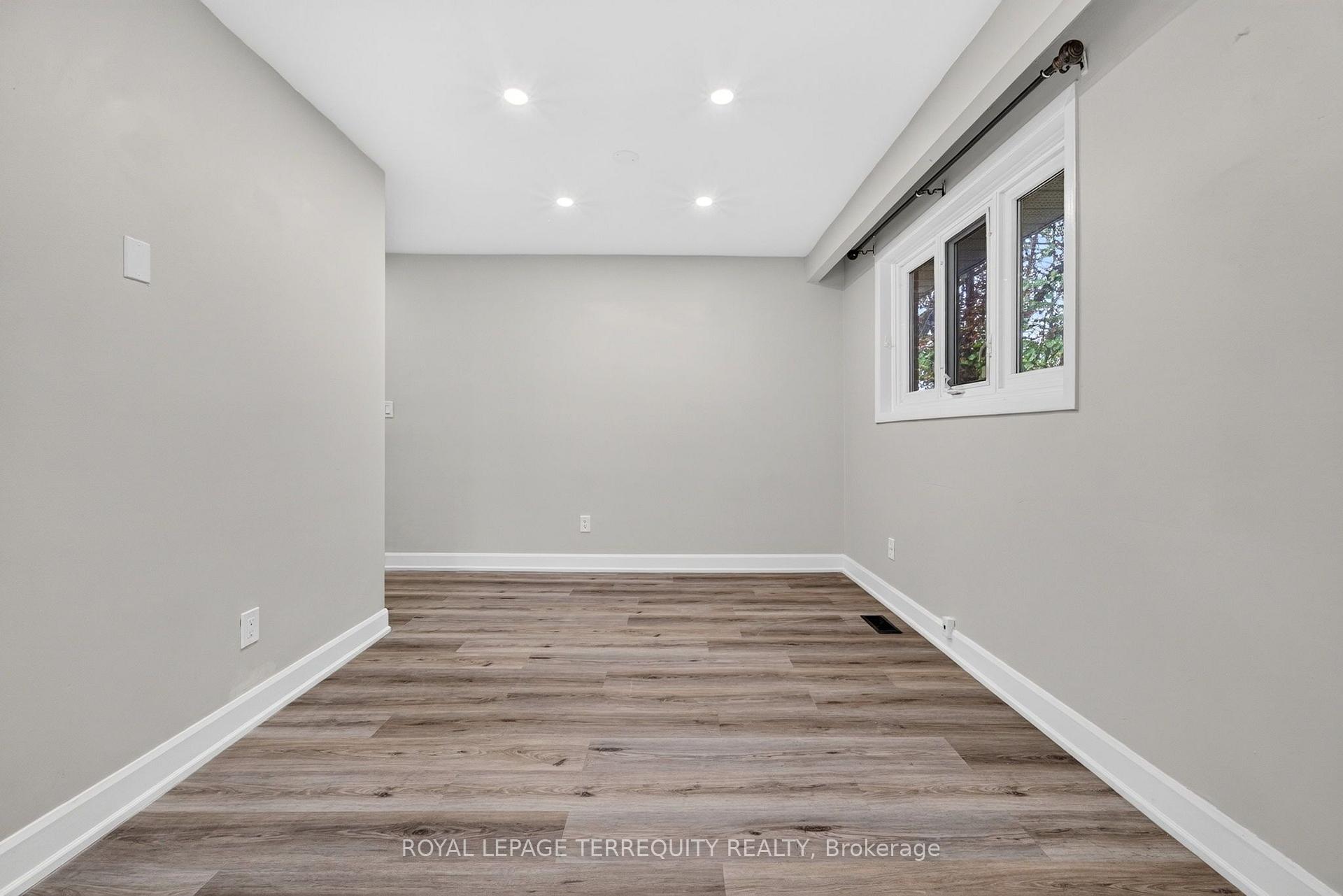 Photo 11 of 134 Switzer Drive, Oshawa, Centennial — HOMEH