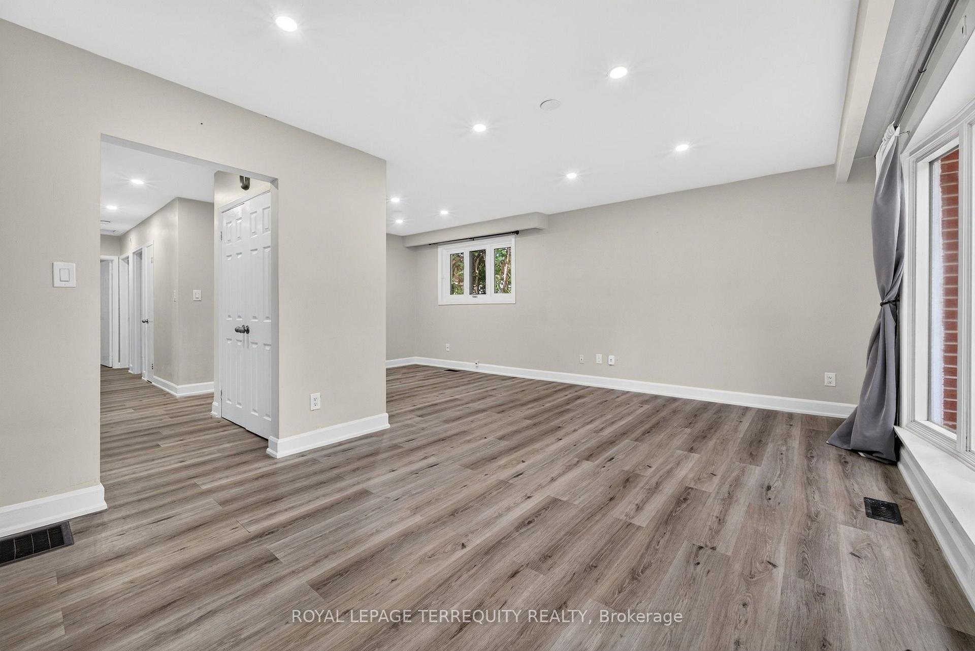 Photo 12 of 134 Switzer Drive, Oshawa, Centennial — HOMEH