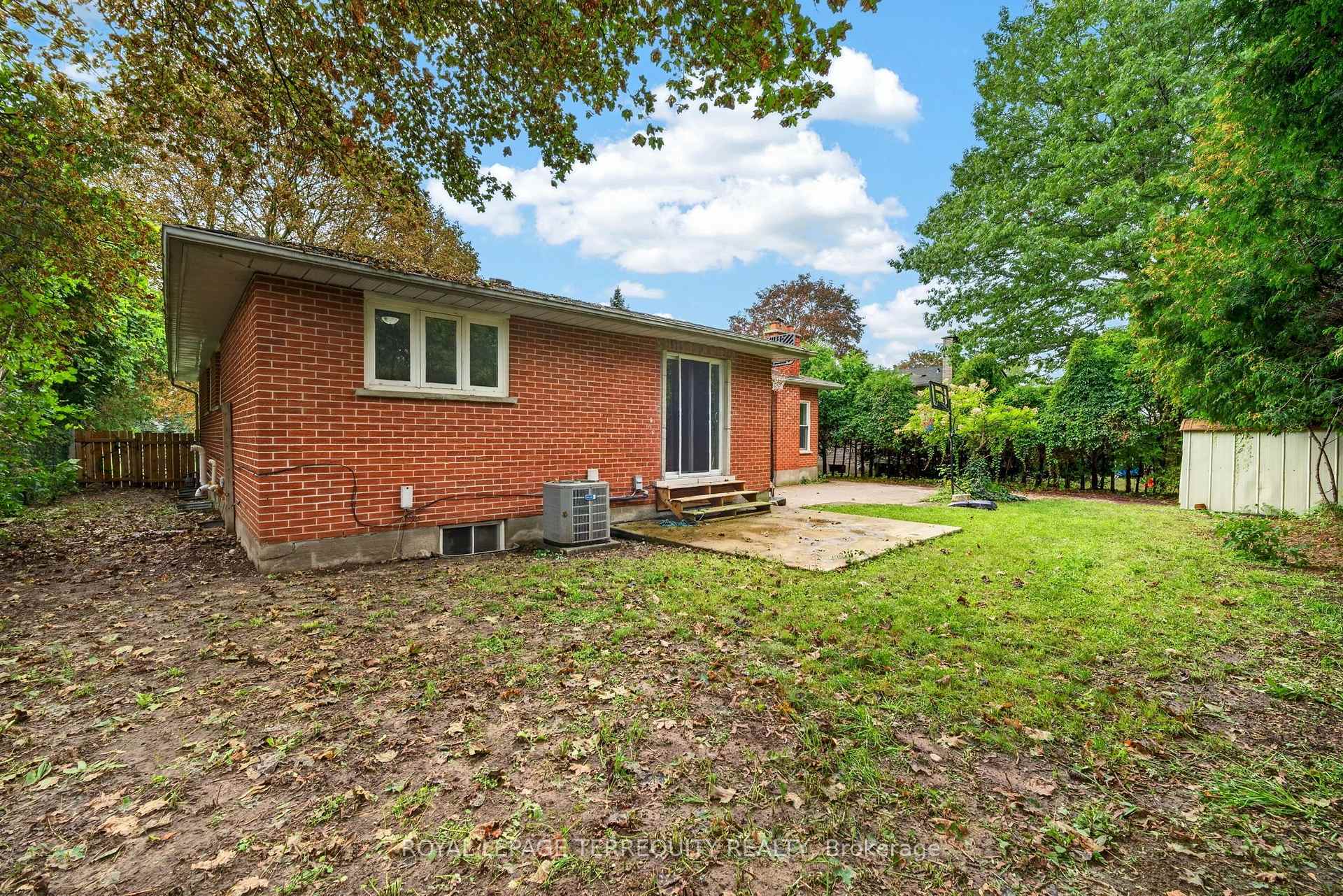 Photo 32 of 134 Switzer Drive, Oshawa, Centennial — HOMEH