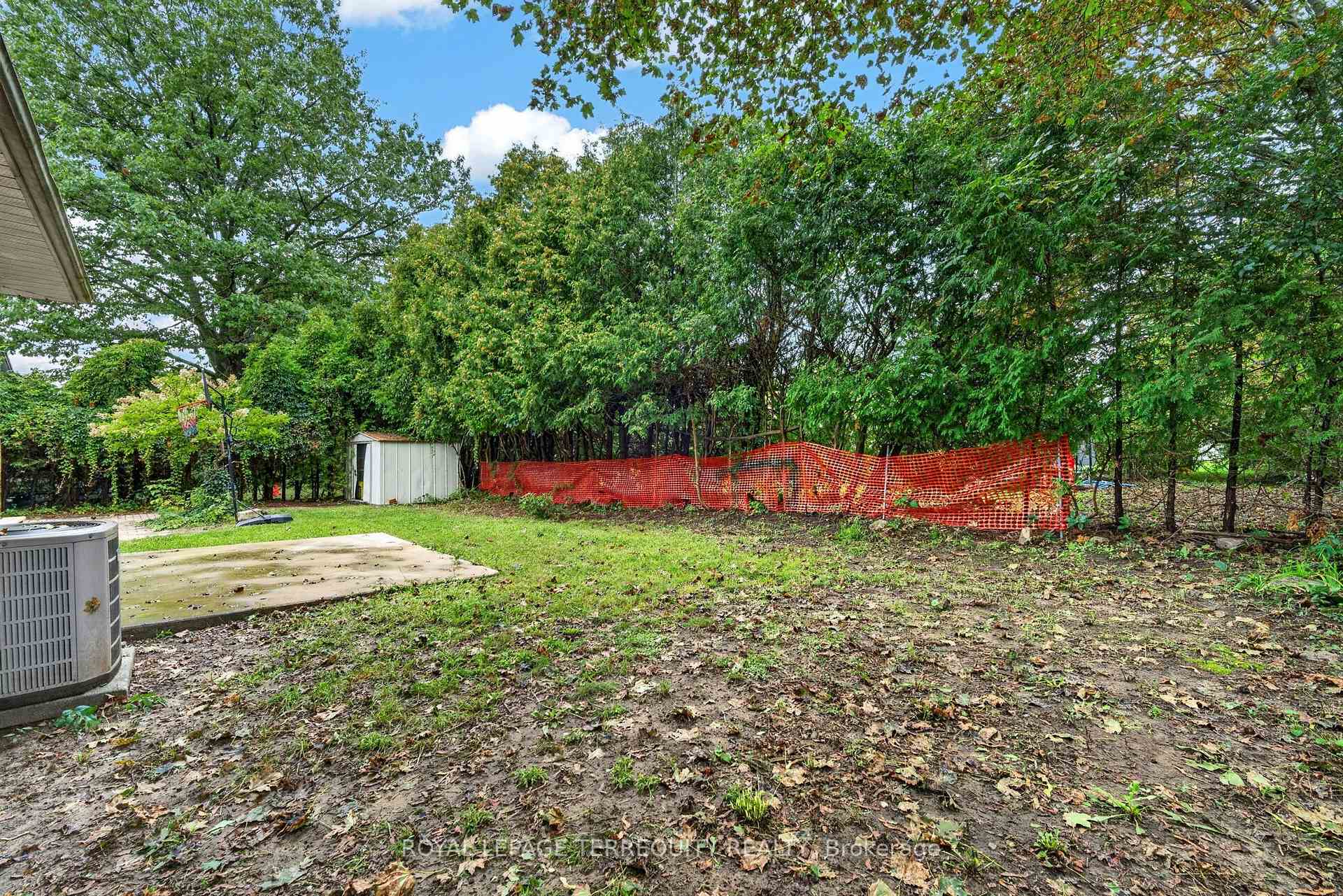 Photo 33 of 134 Switzer Drive, Oshawa, Centennial — HOMEH