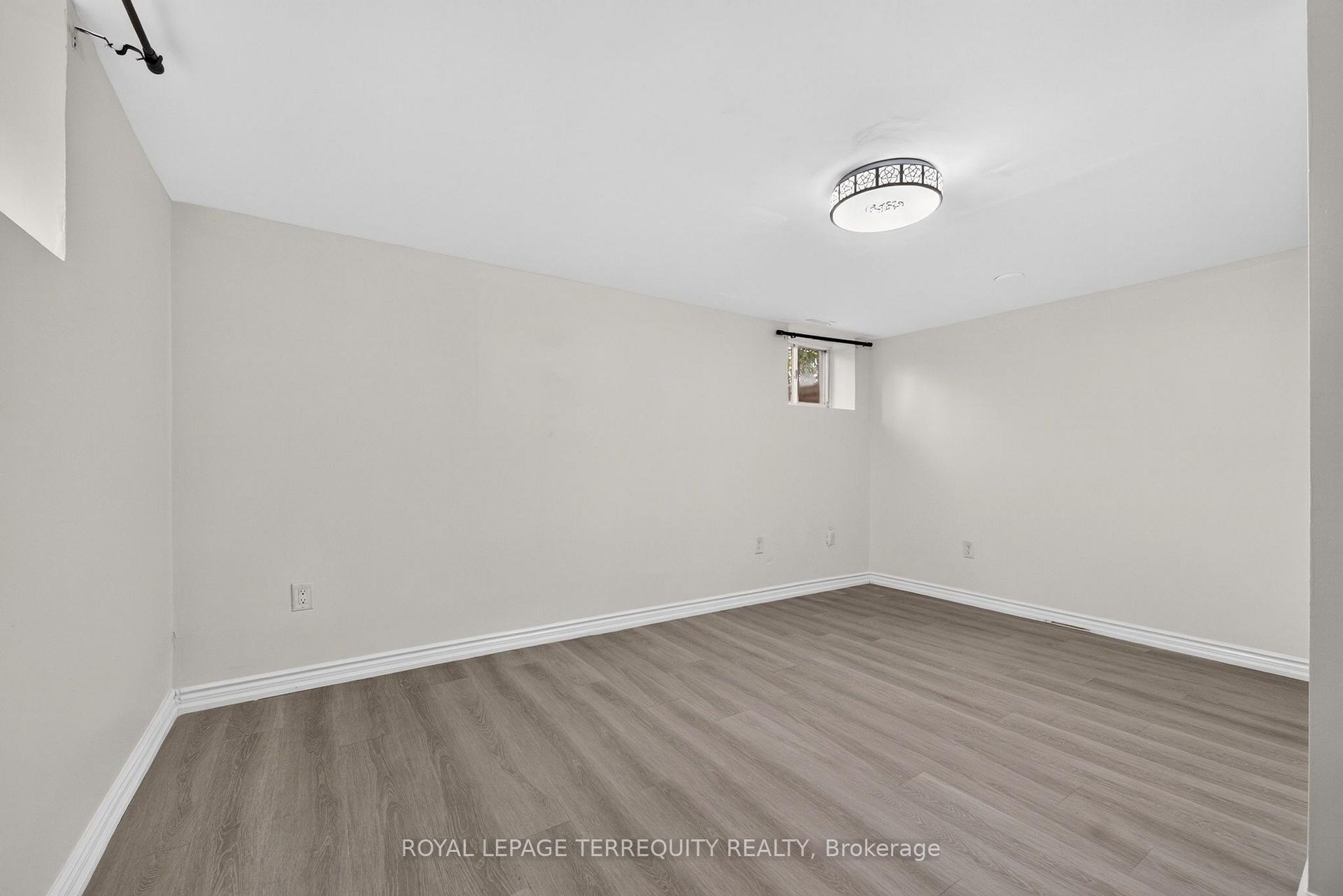 Photo 43 of 134 Switzer Drive, Oshawa, Centennial — HOMEH