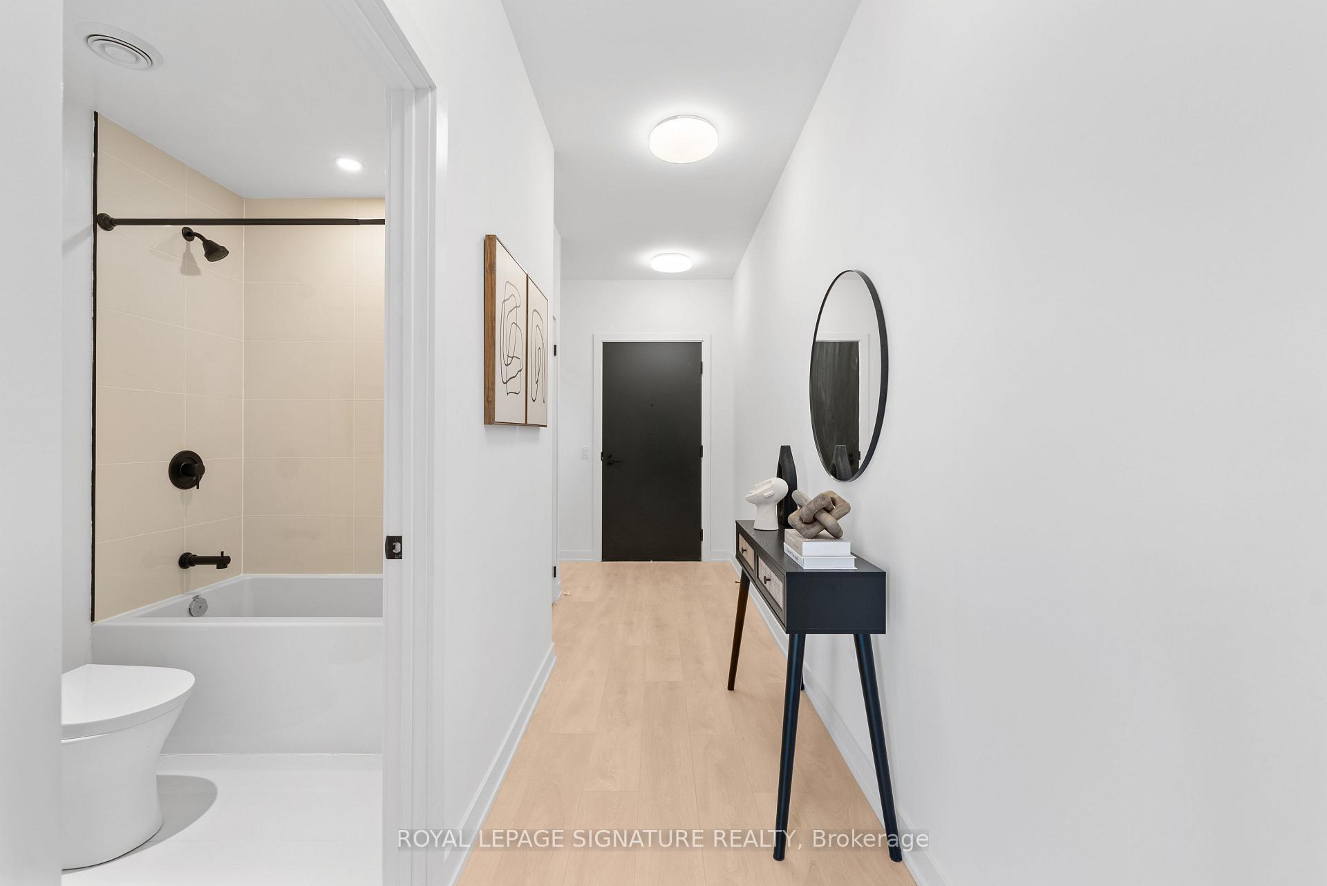 Photo 3 of Unit 2502, 117 Broadway Avenue, Toronto, Mount Pleasant West — HOMEH