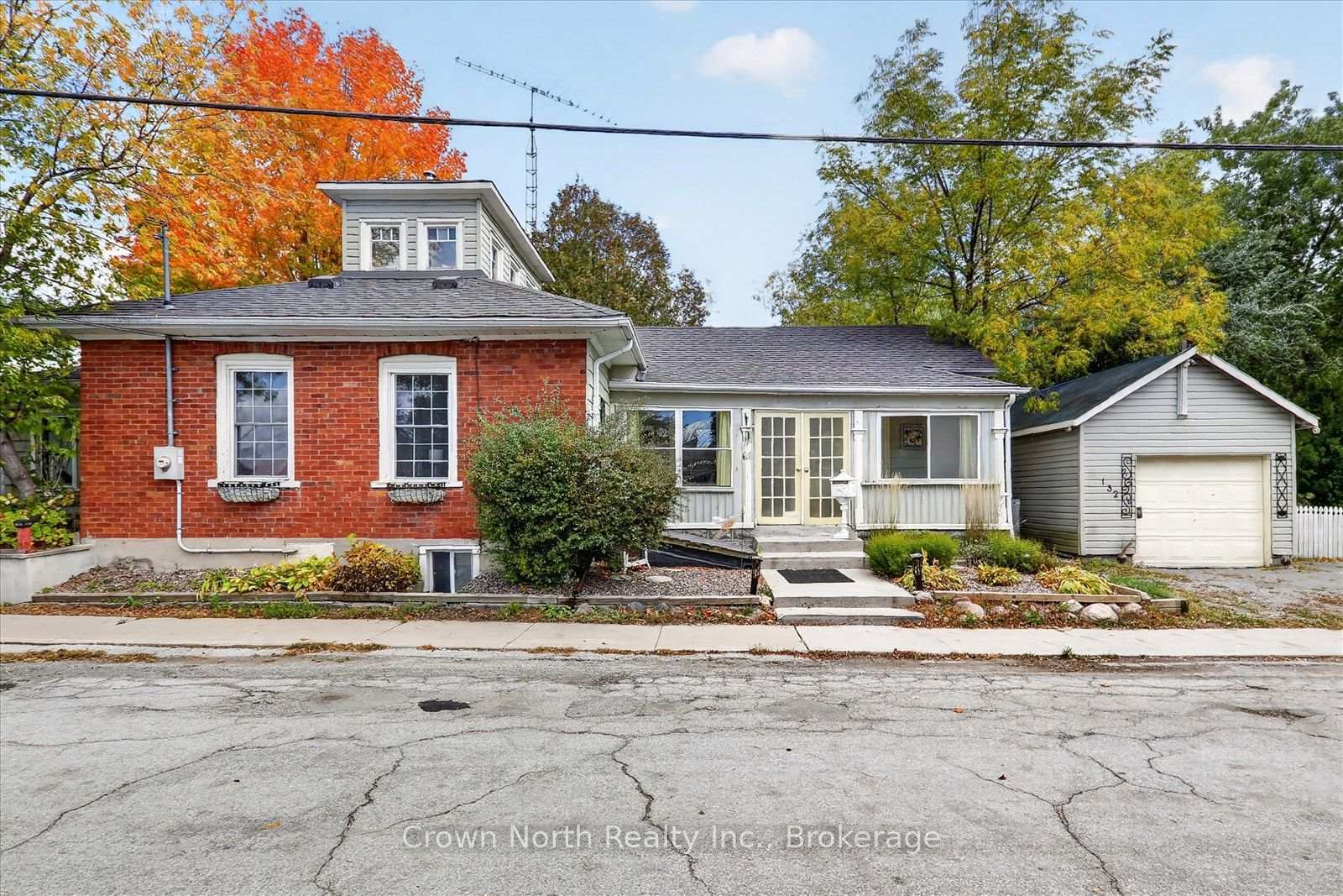 Photo 2 of 132 Glengarry Road, Kawartha Lakes, Manvers — HOMEH