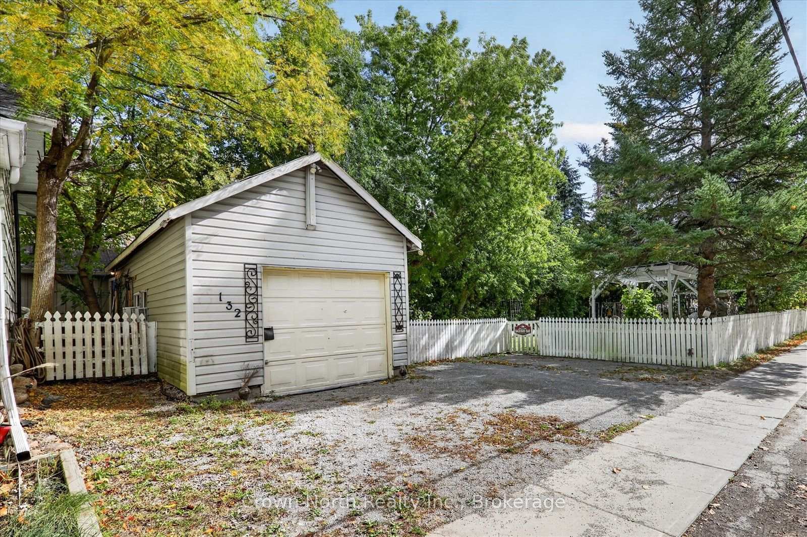 Photo 33 of 132 Glengarry Road, Kawartha Lakes, Manvers — HOMEH