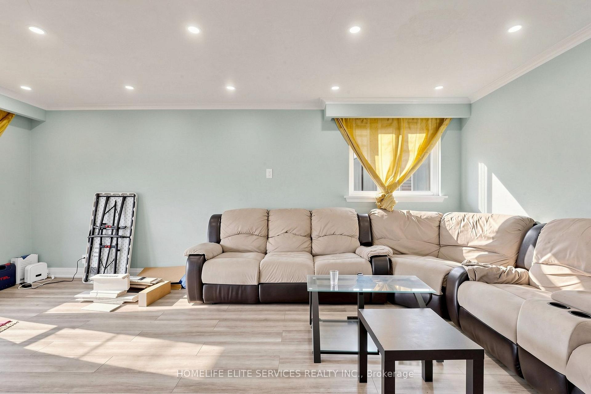 Photo 9 of 76 Gooderham Drive, Scarborough, Wexford-Maryvale — HOMEH