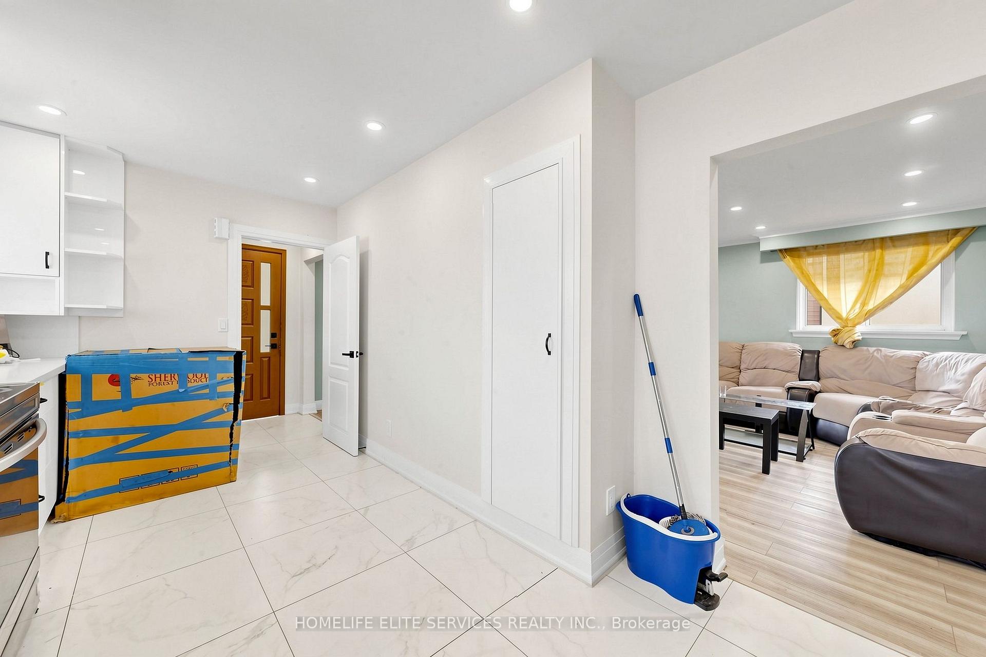 Photo 14 of 76 Gooderham Drive, Scarborough, Wexford-Maryvale — HOMEH