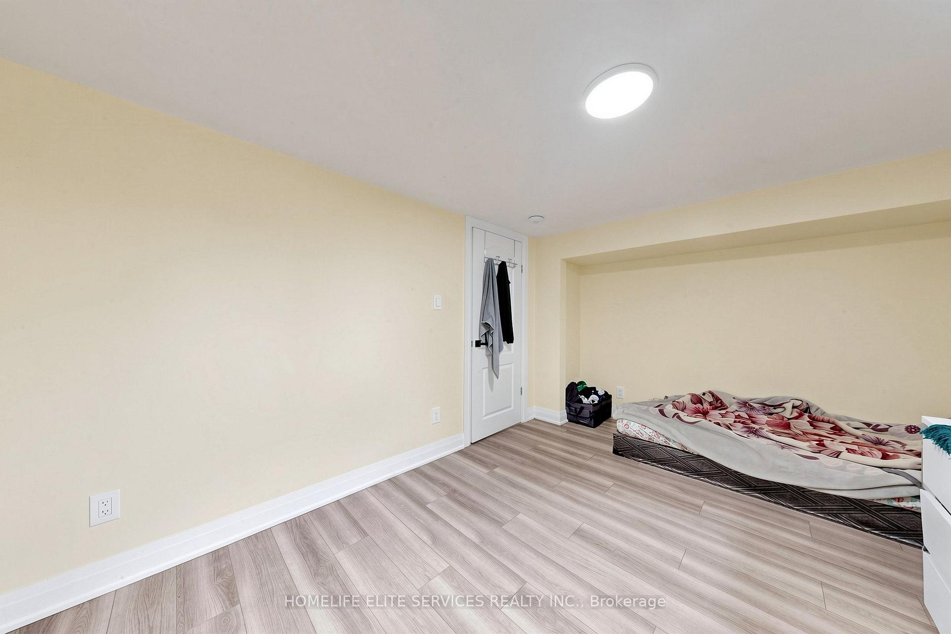 Photo 39 of 76 Gooderham Drive, Scarborough, Wexford-Maryvale — HOMEH