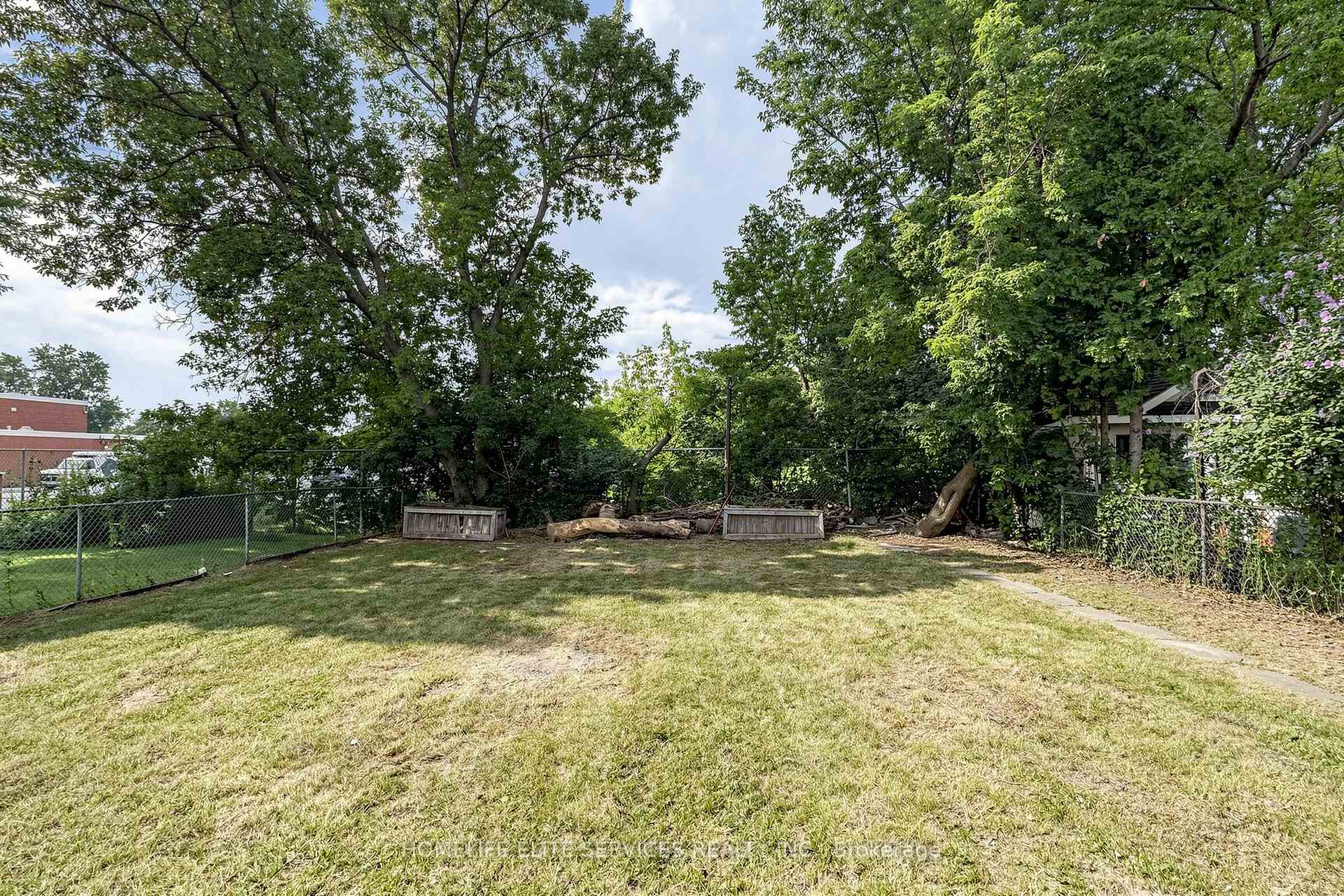 Photo 50 of 76 Gooderham Drive, Scarborough, Wexford-Maryvale — HOMEH