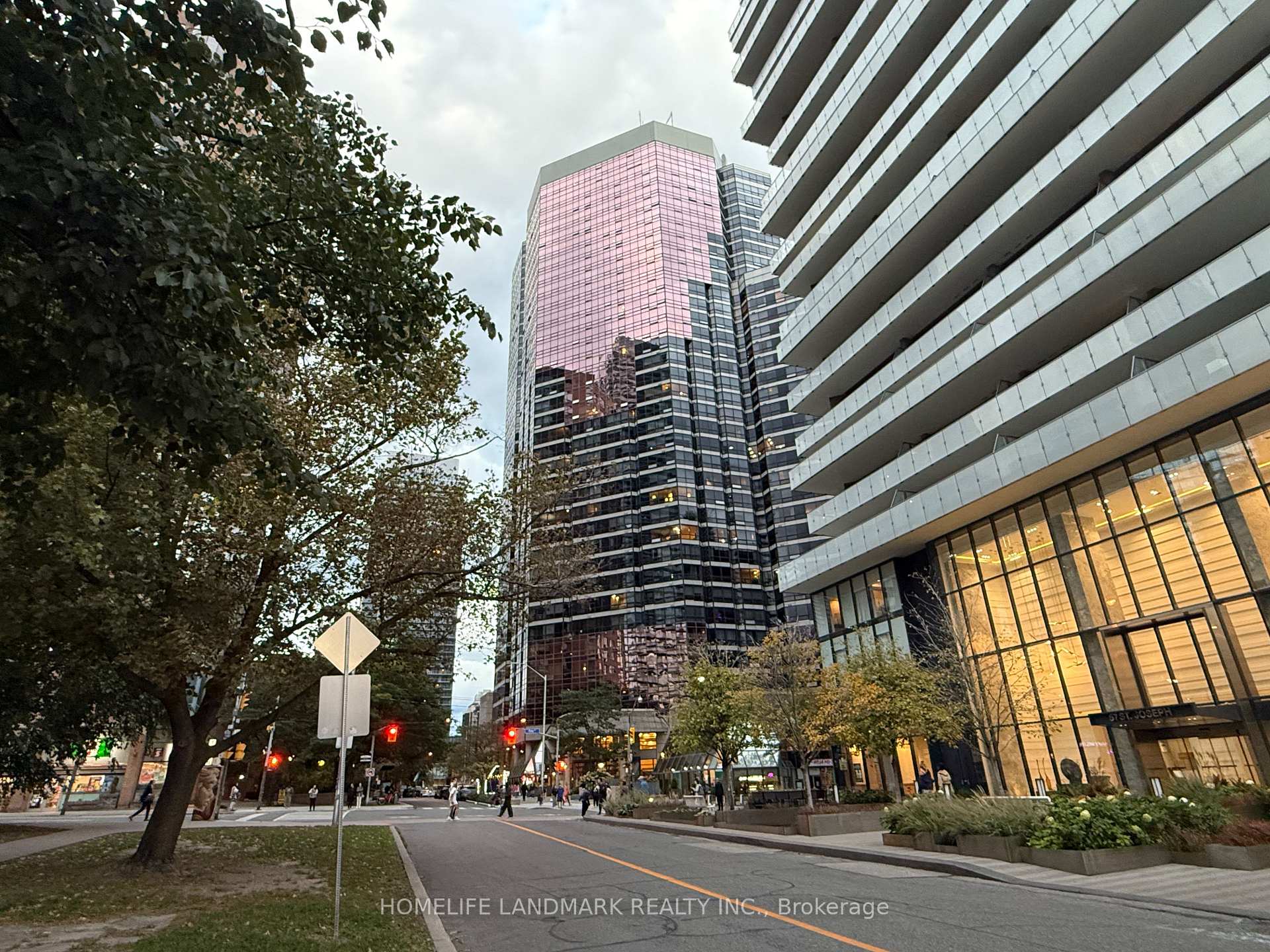 Photo of Unit 3408, 1001 Bay Street