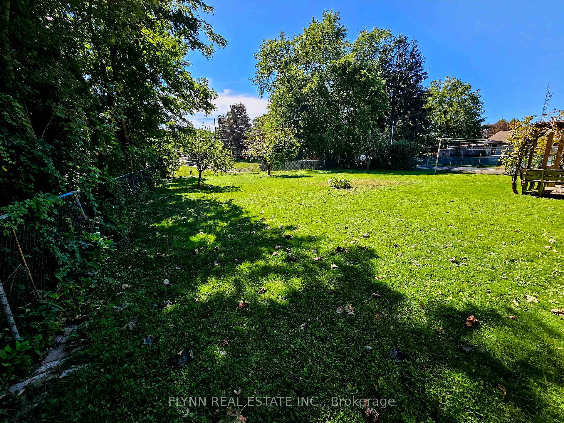 Photo 2 of 6446 sheldon Street, Niagara Falls, Stamford — HOMEH