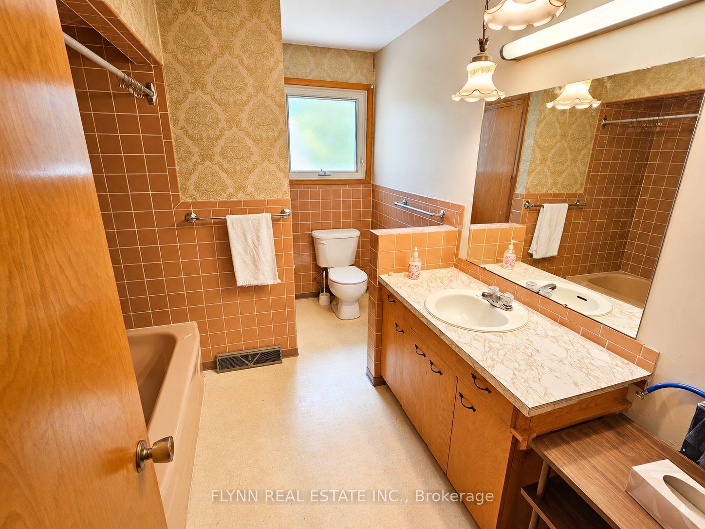 Photo 7 of 6446 sheldon Street, Niagara Falls, Stamford — HOMEH