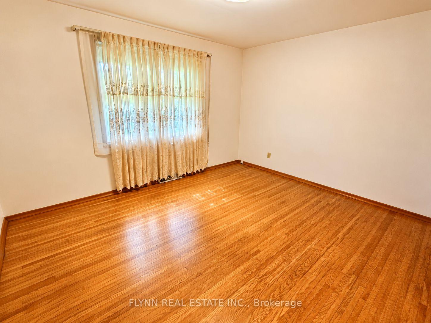 Photo 9 of 6446 sheldon Street, Niagara Falls, Stamford — HOMEH