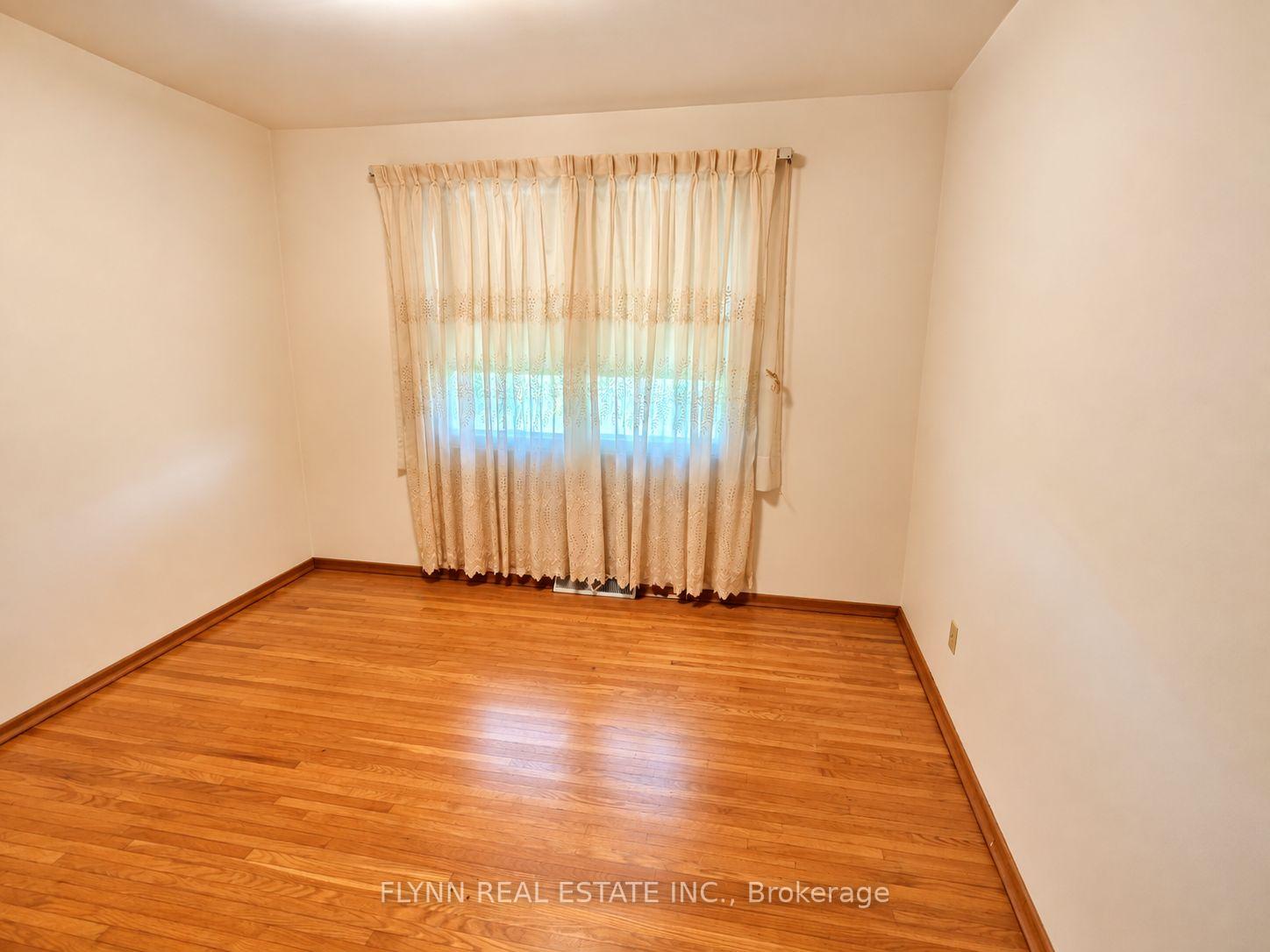 Photo 10 of 6446 sheldon Street, Niagara Falls, Stamford — HOMEH