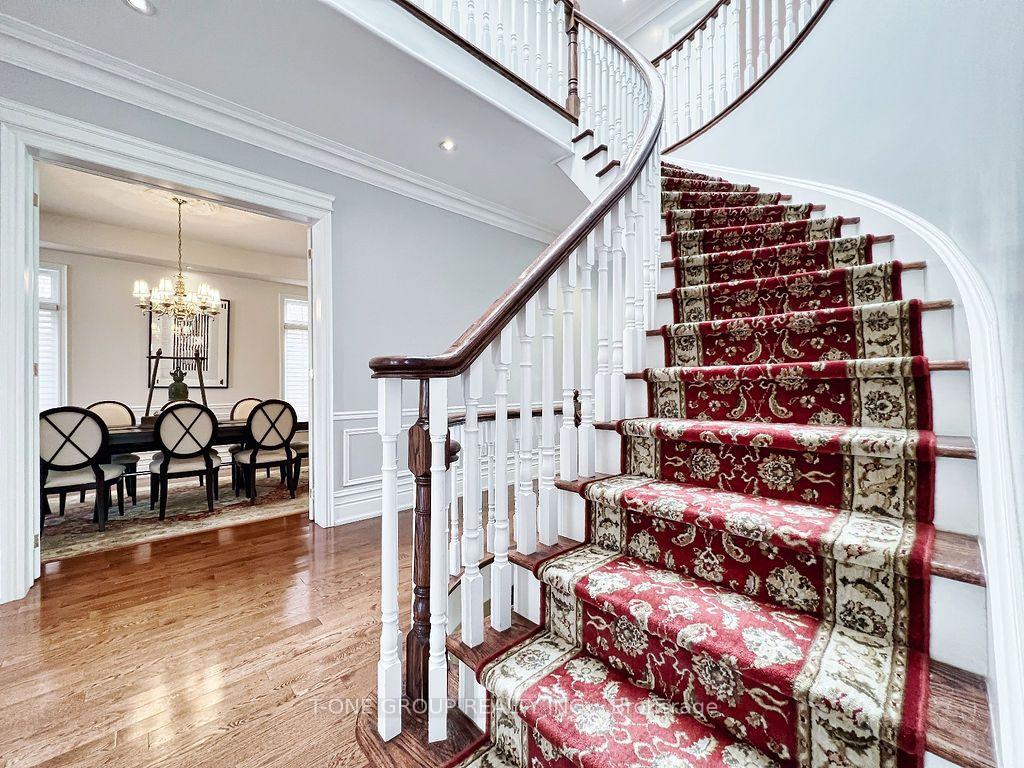 Photo 6 of 253 Carlton Road, Markham, Unionville — HOMEH