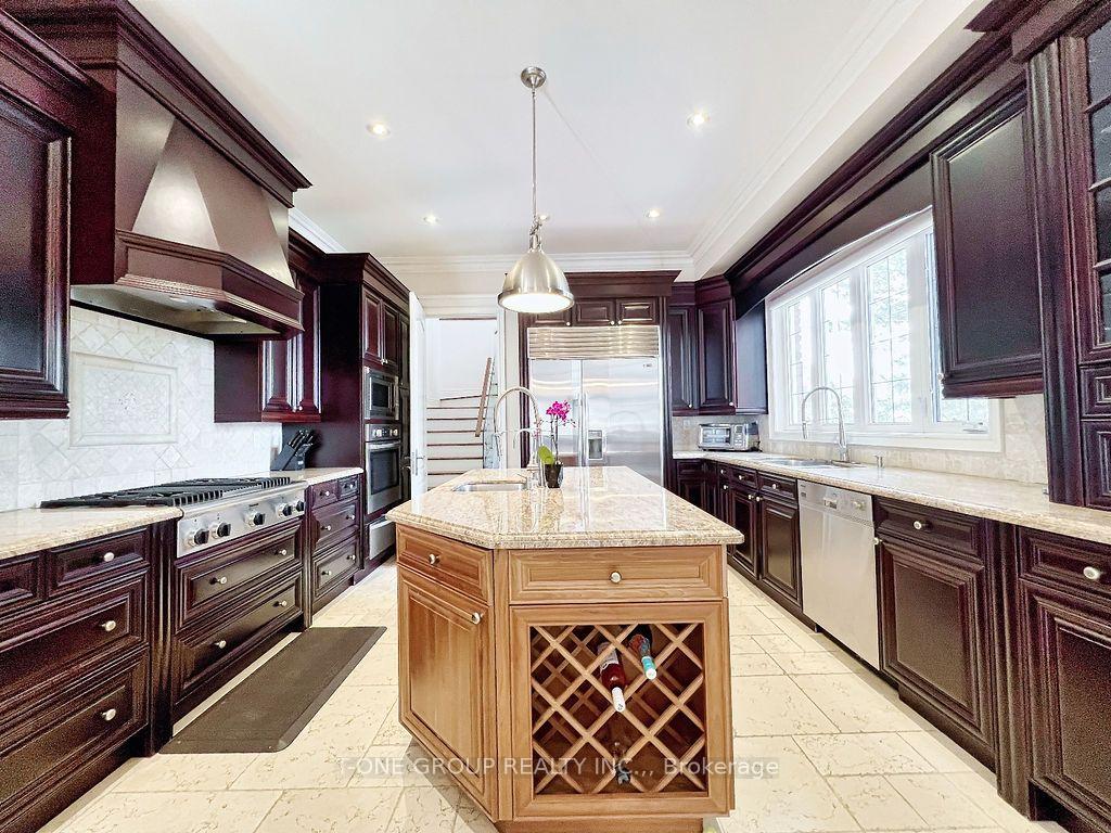 Photo 13 of 253 Carlton Road, Markham, Unionville — HOMEH